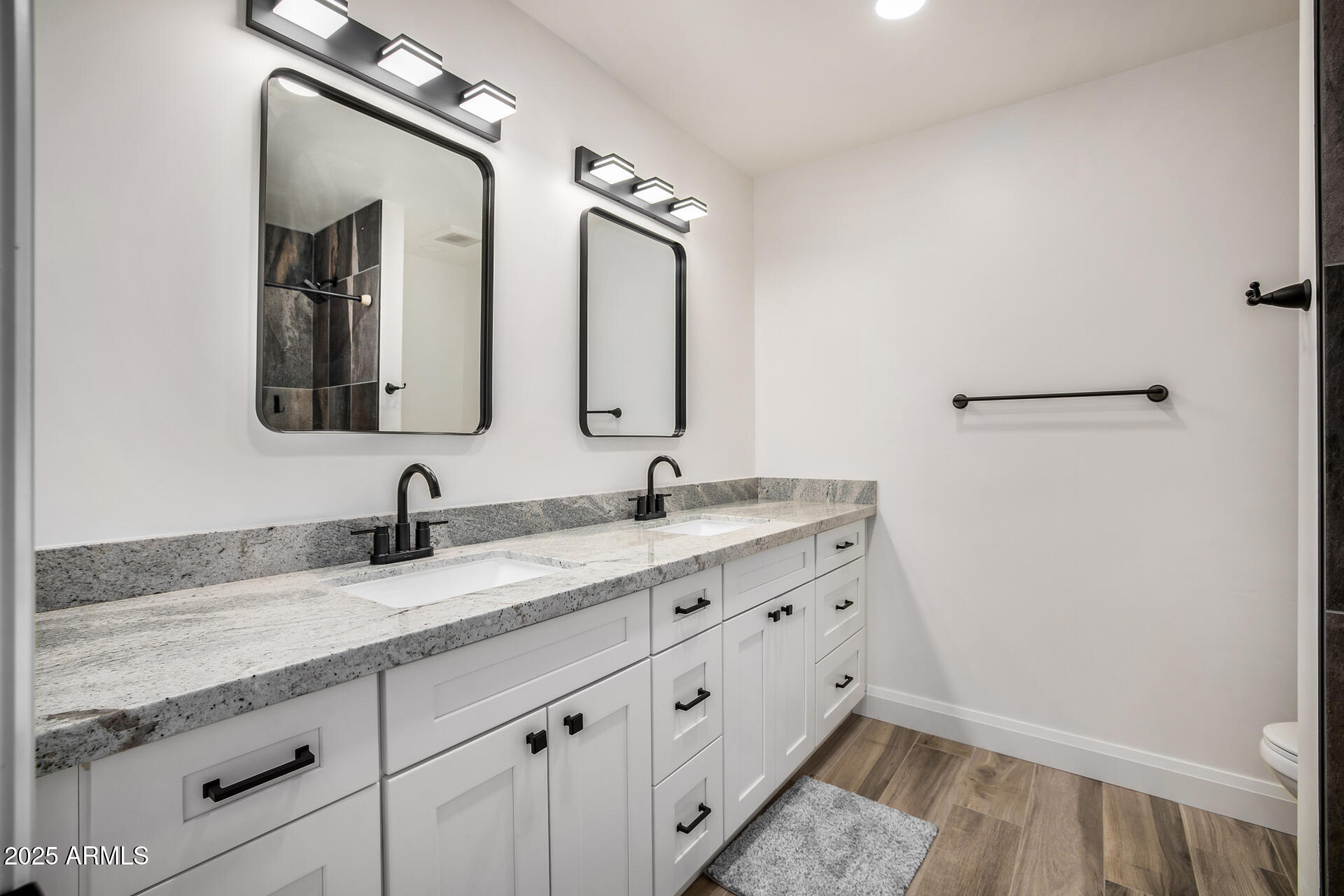 2201 E SHEA Boulevard