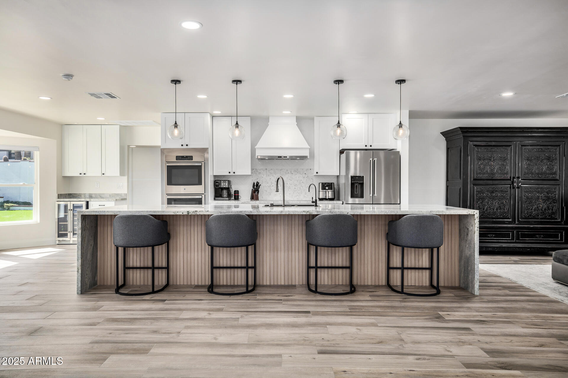 2201 E SHEA Boulevard