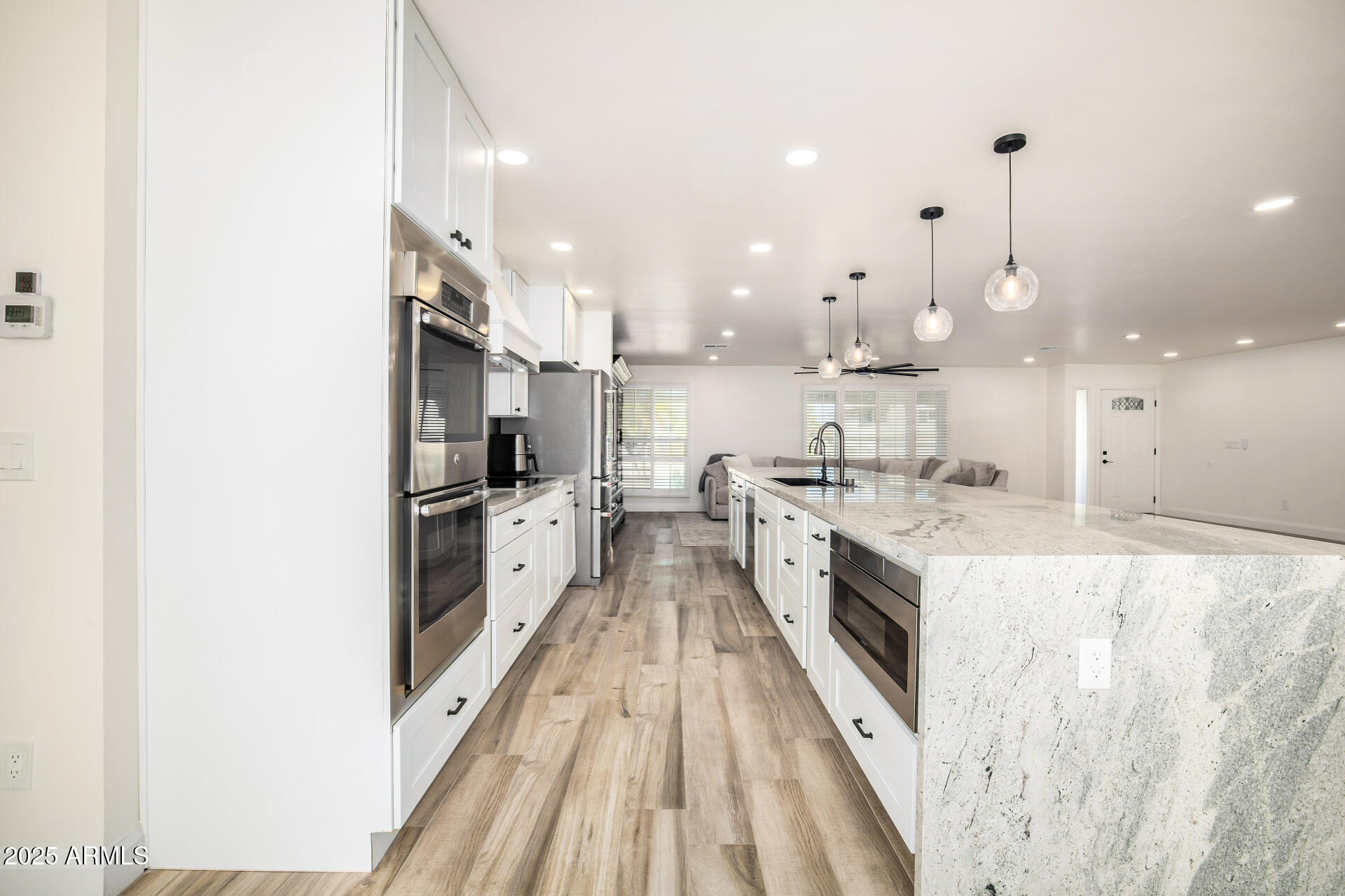 2201 E SHEA Boulevard