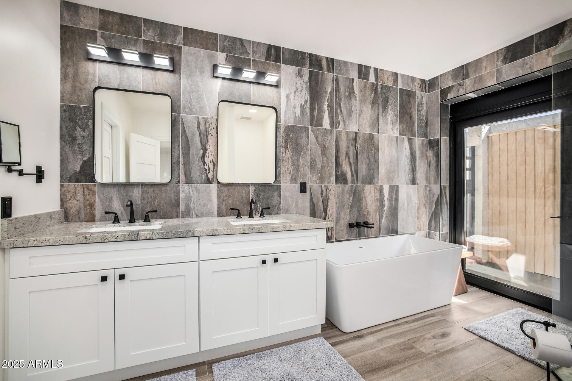 2201 E SHEA Boulevard