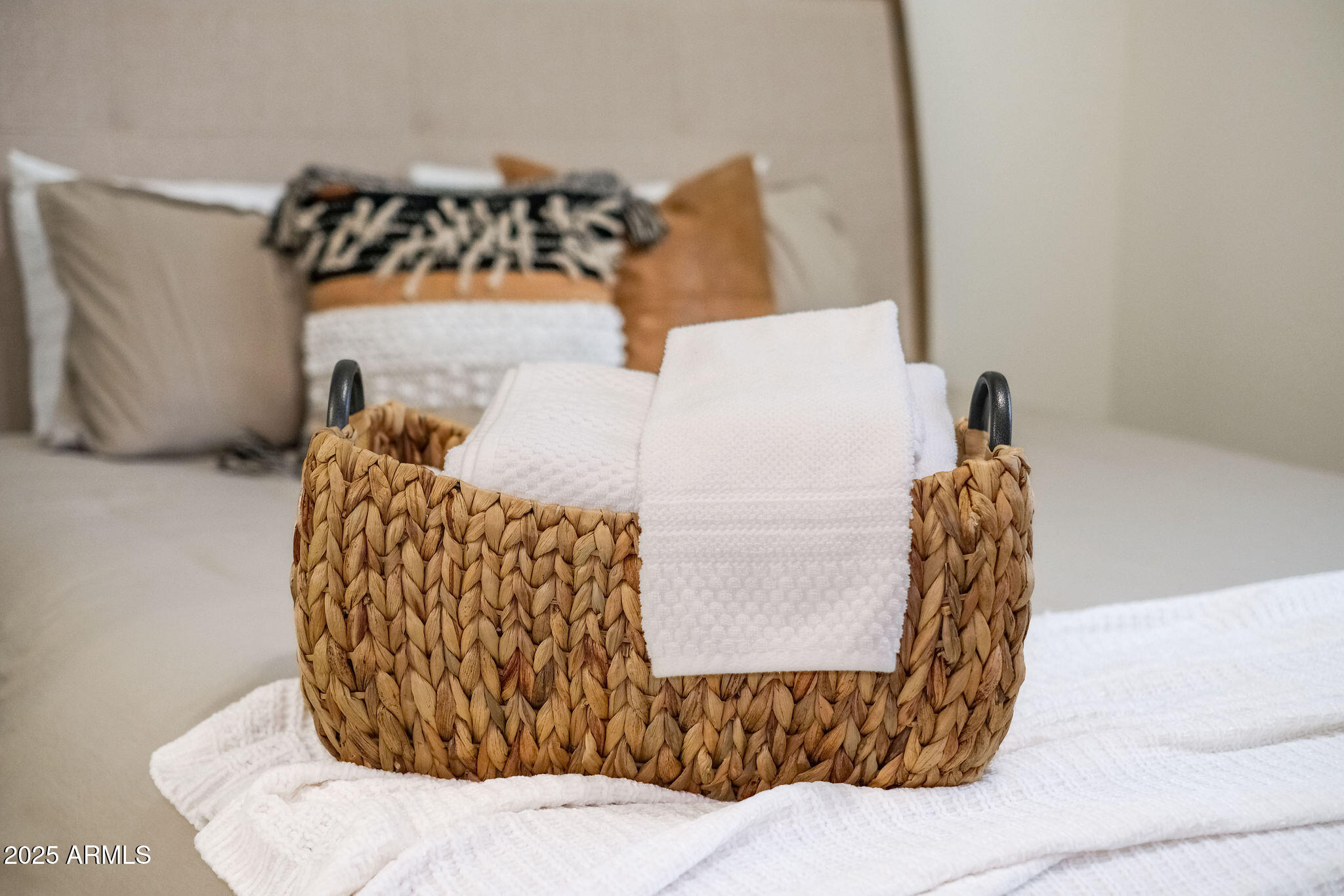 1988 E BLACKHAWK Drive, Gilbert