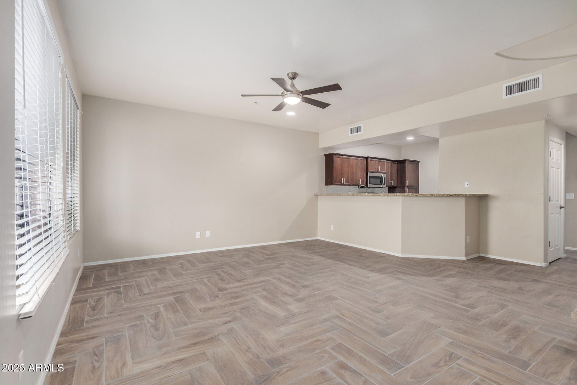 21655 N 36TH Avenue, 106