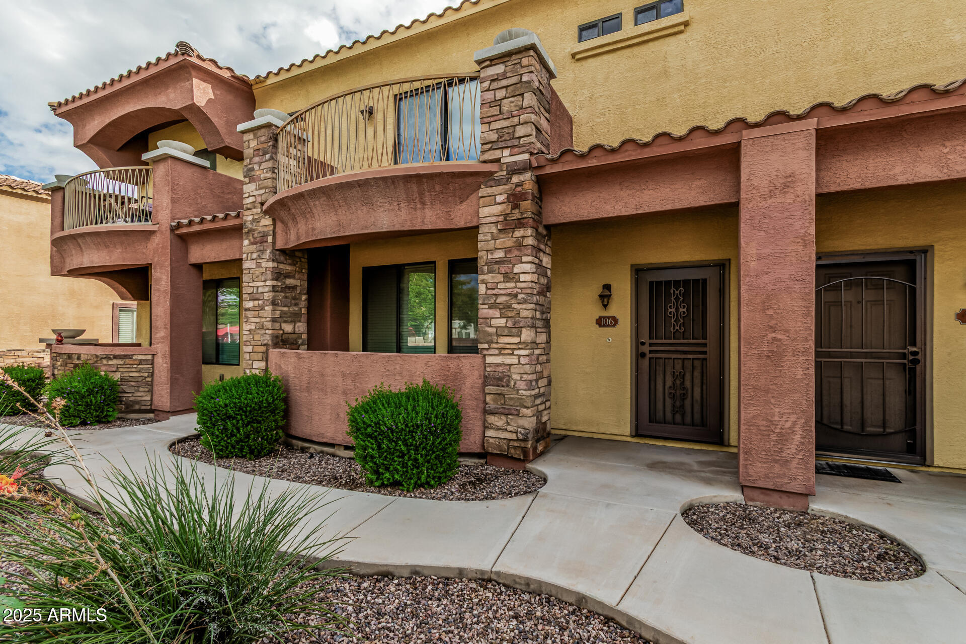 21655 N 36TH Avenue, 106