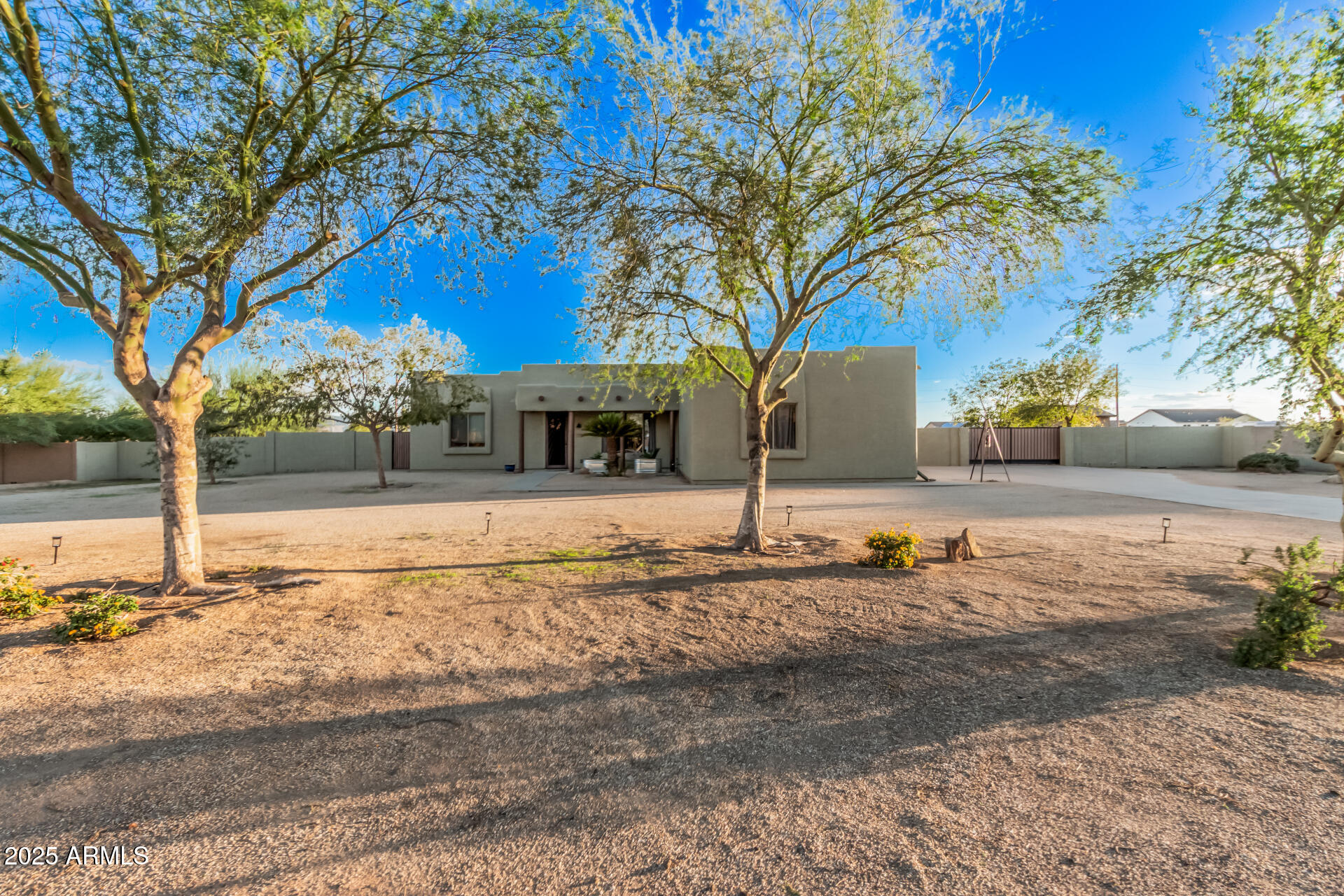24909 W RED ROBIN Drive, Wittmann