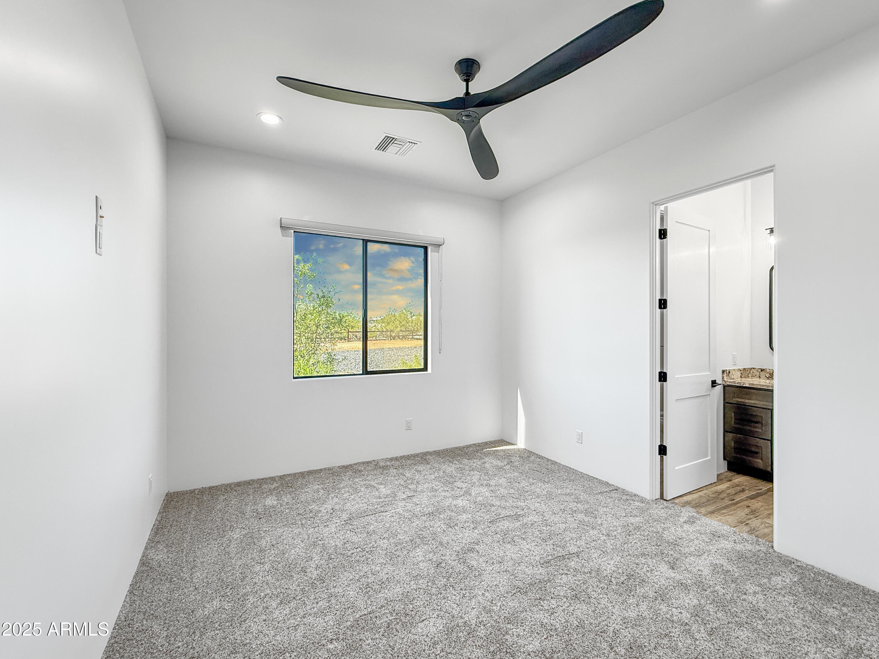 3227 W LONG RIFLE Road