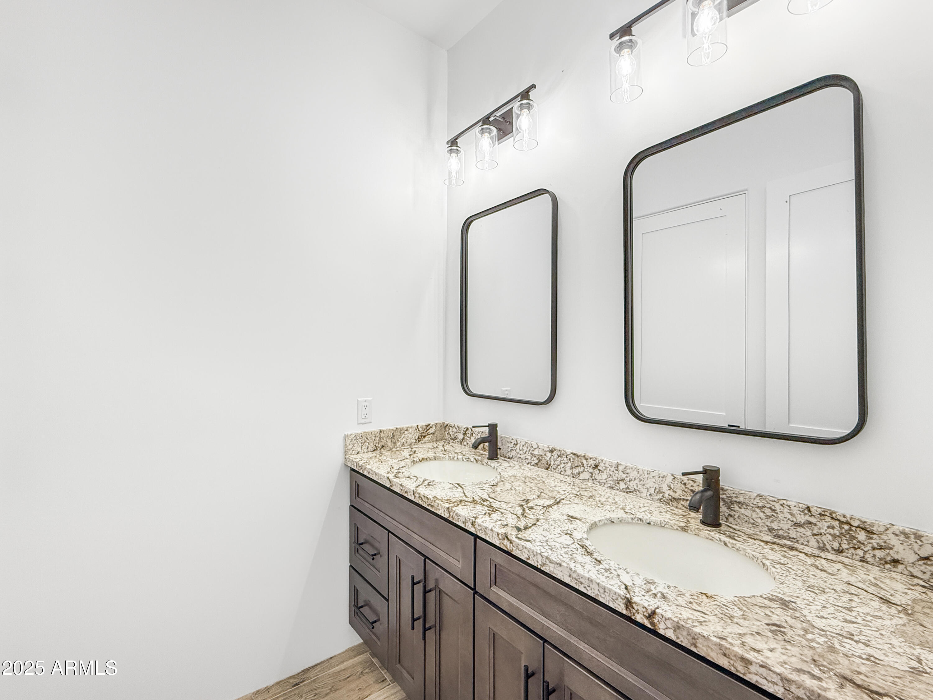 3227 W LONG RIFLE Road