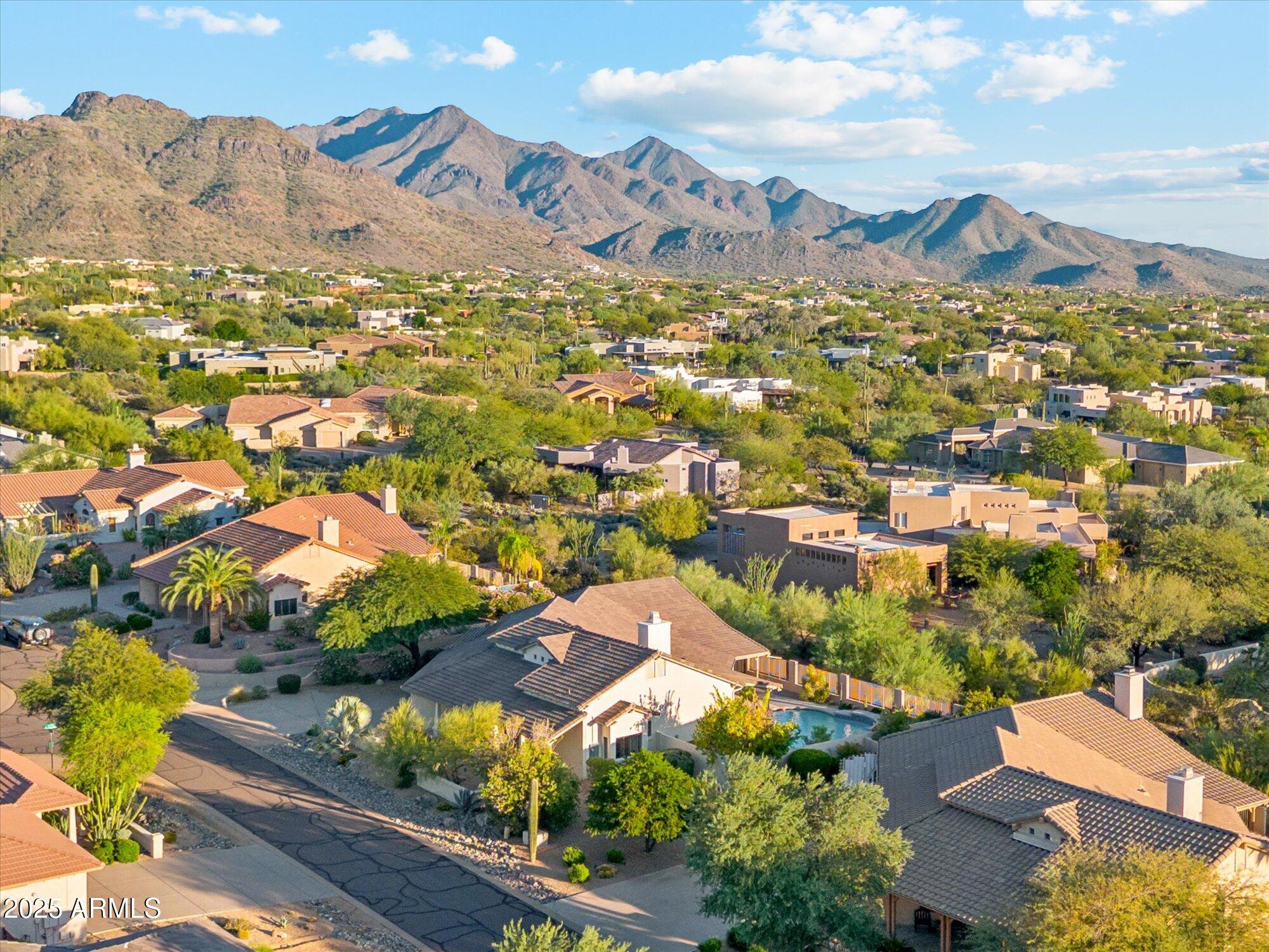 9097 E Calle De Las Brisas