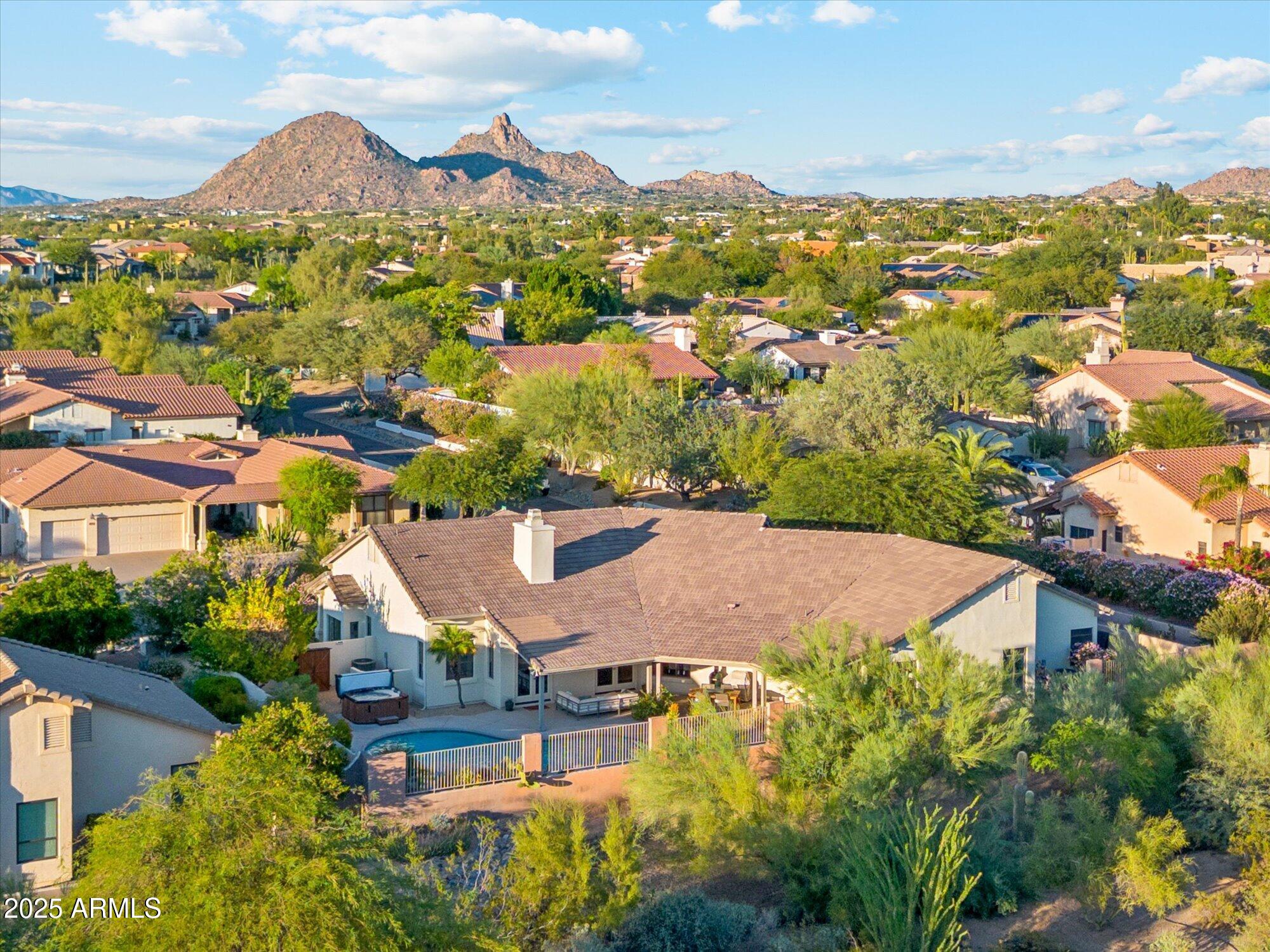 9097 E Calle De Las Brisas