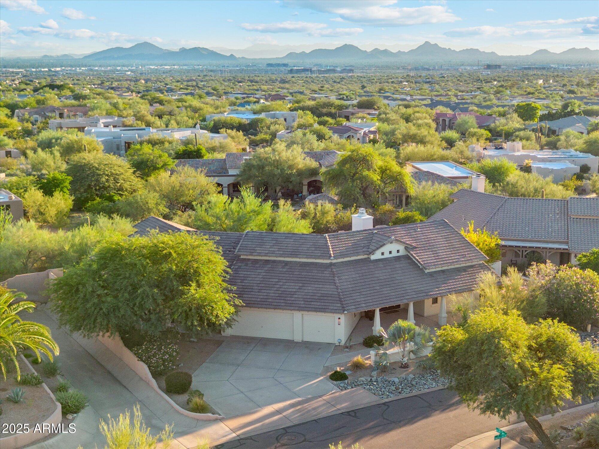 9097 E Calle De Las Brisas