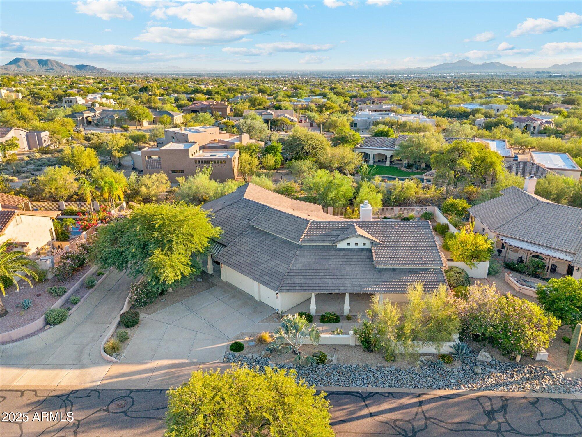 9097 E Calle De Las Brisas