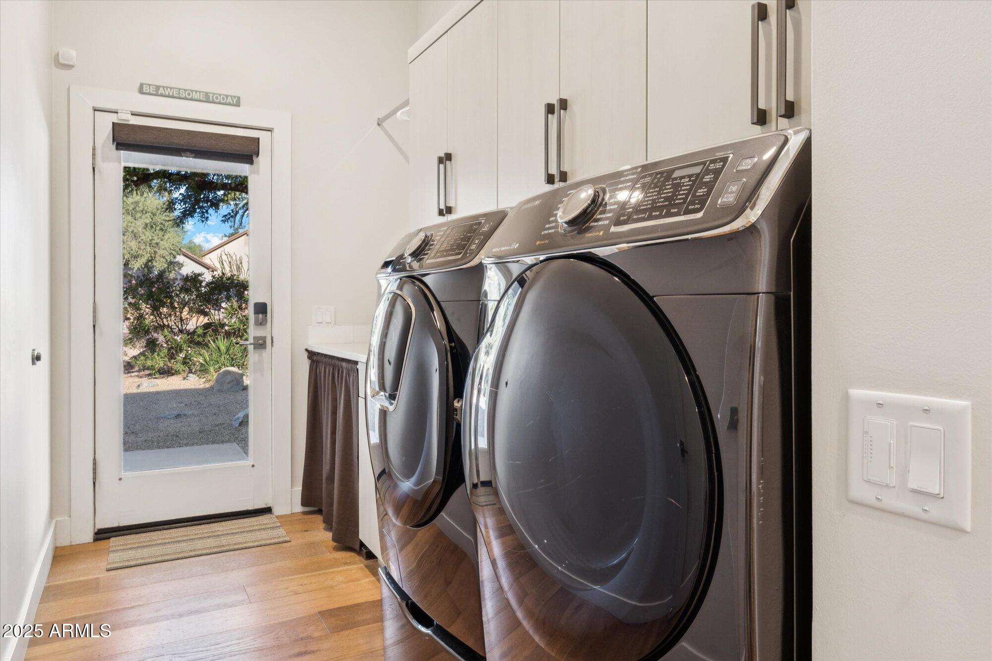 9097 E Calle De Las Brisas