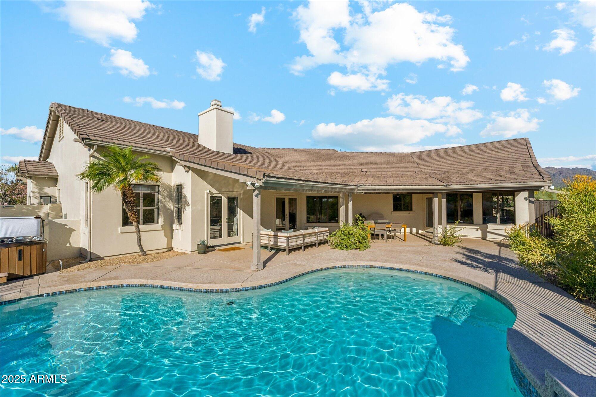 9097 E Calle De Las Brisas