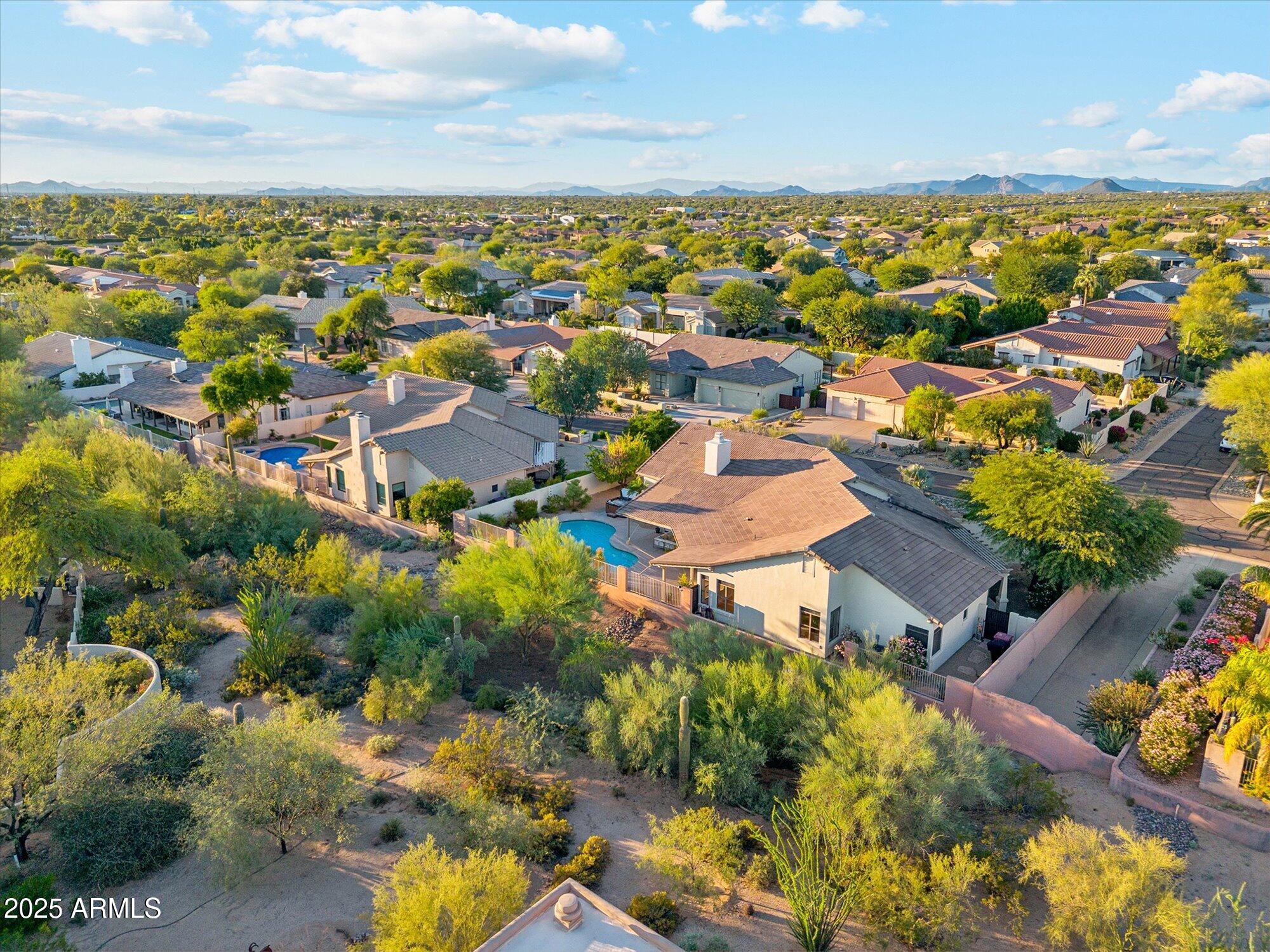 9097 E Calle De Las Brisas