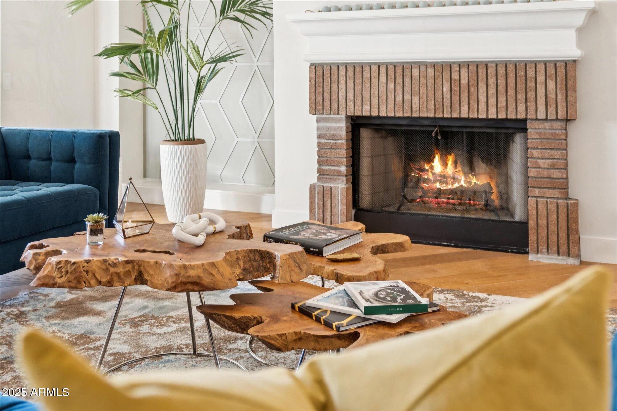 9097 E Calle De Las Brisas