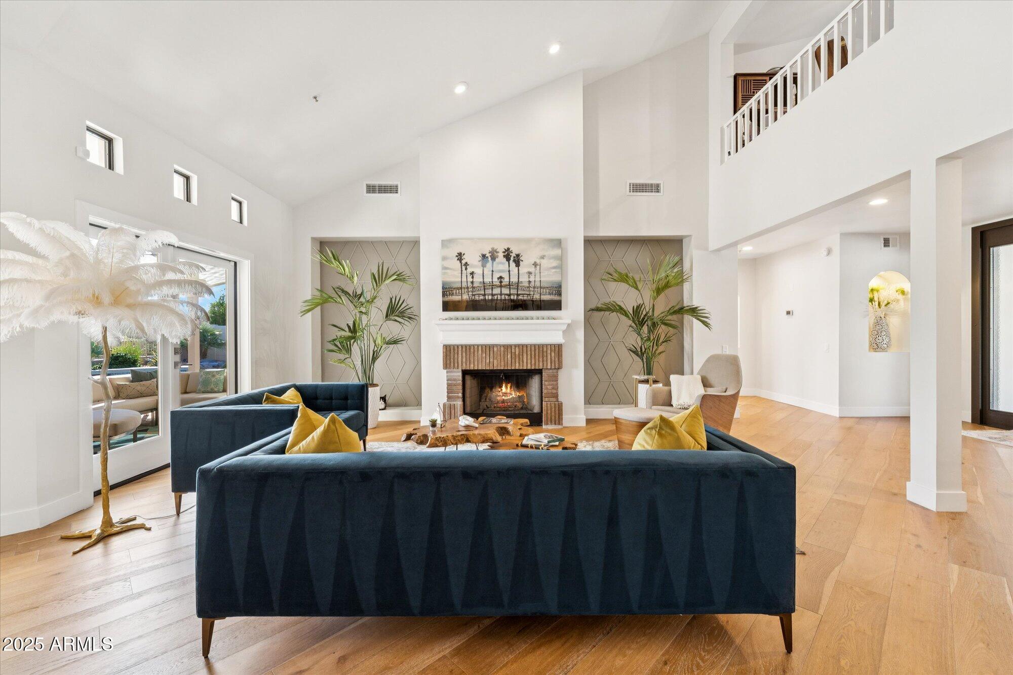 9097 E Calle De Las Brisas