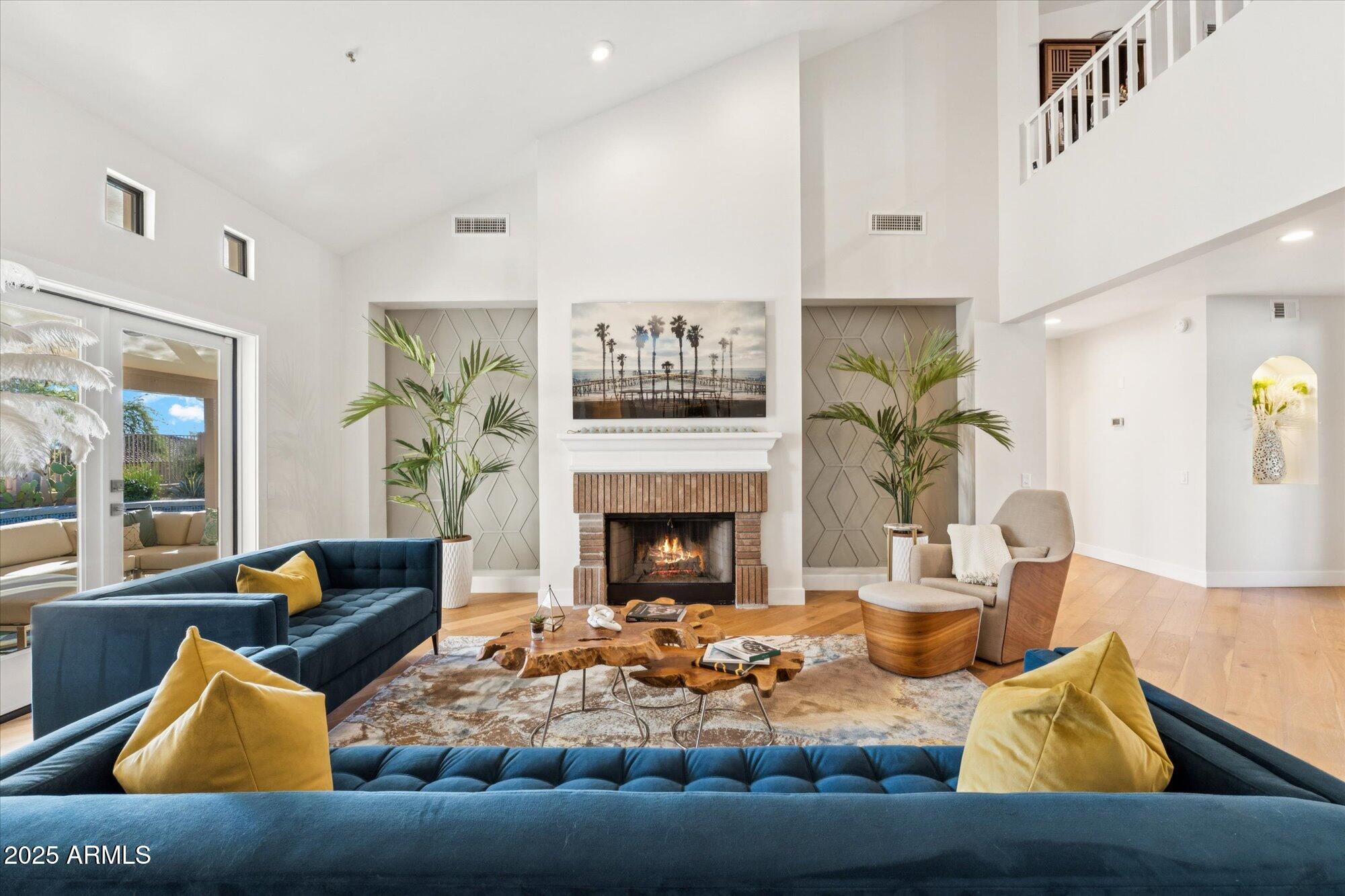 9097 E Calle De Las Brisas