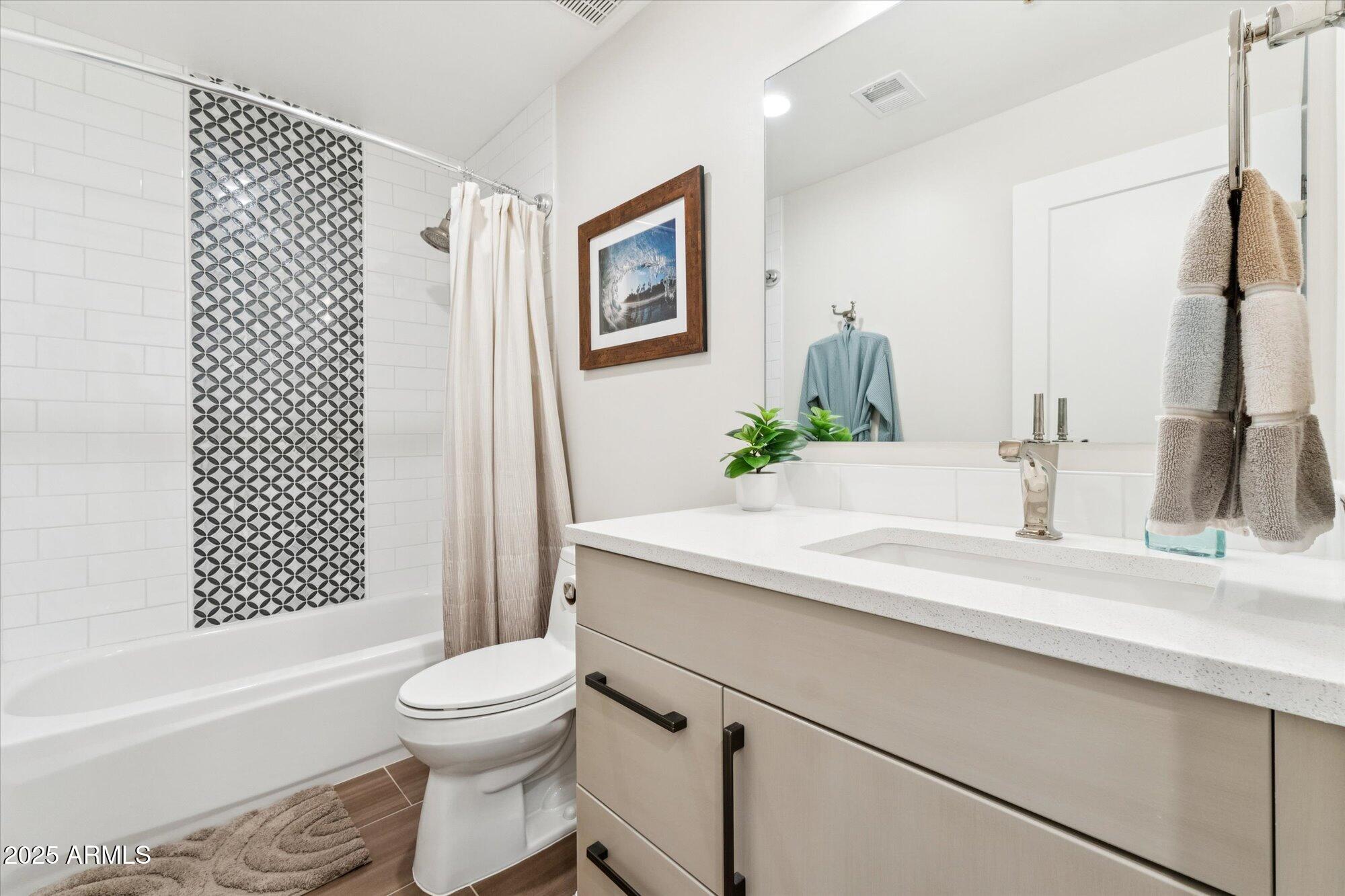 9097 E Calle De Las Brisas