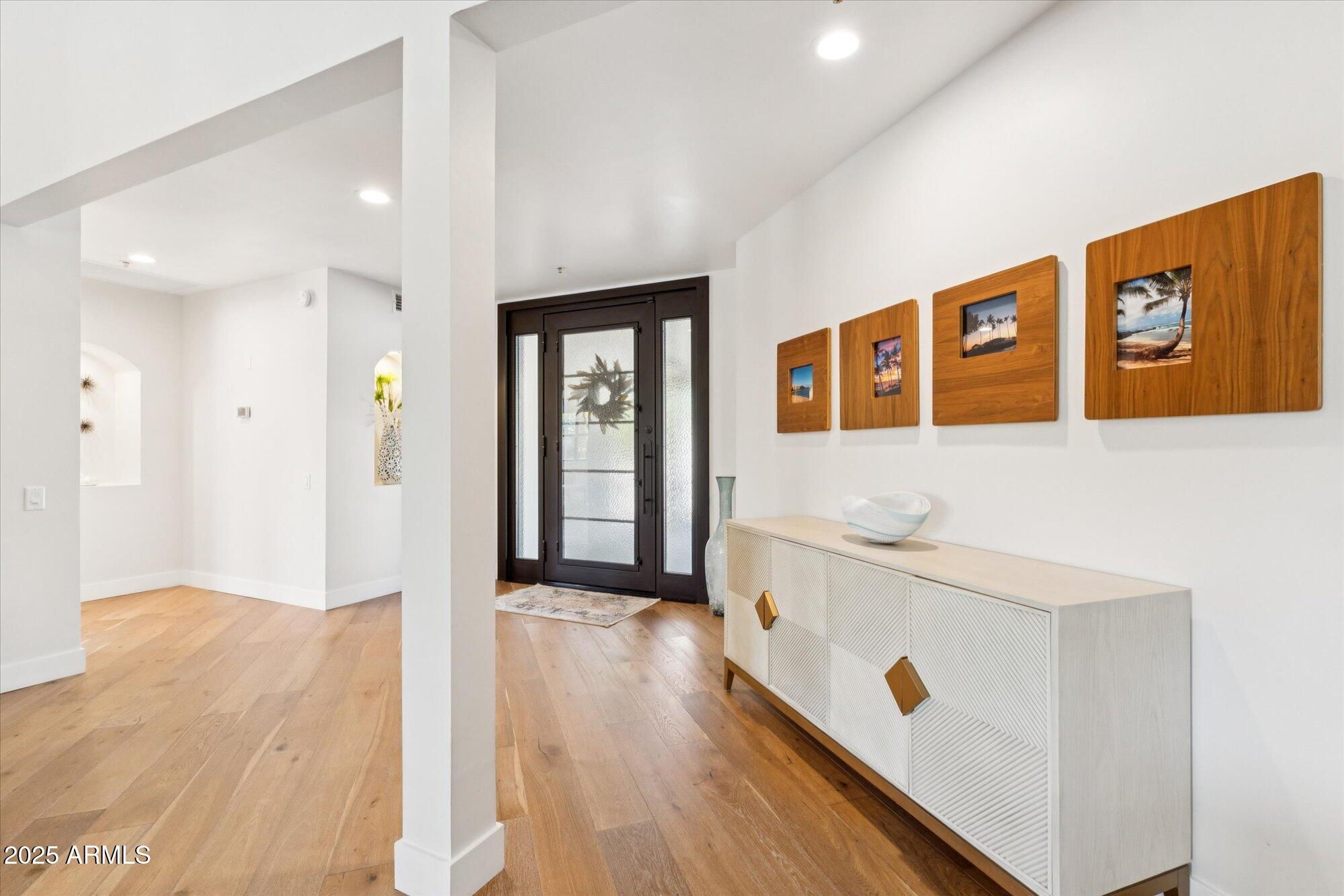 9097 E Calle De Las Brisas