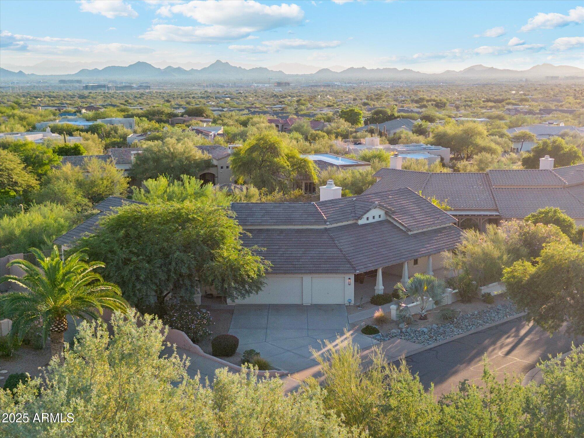 9097 E Calle De Las Brisas