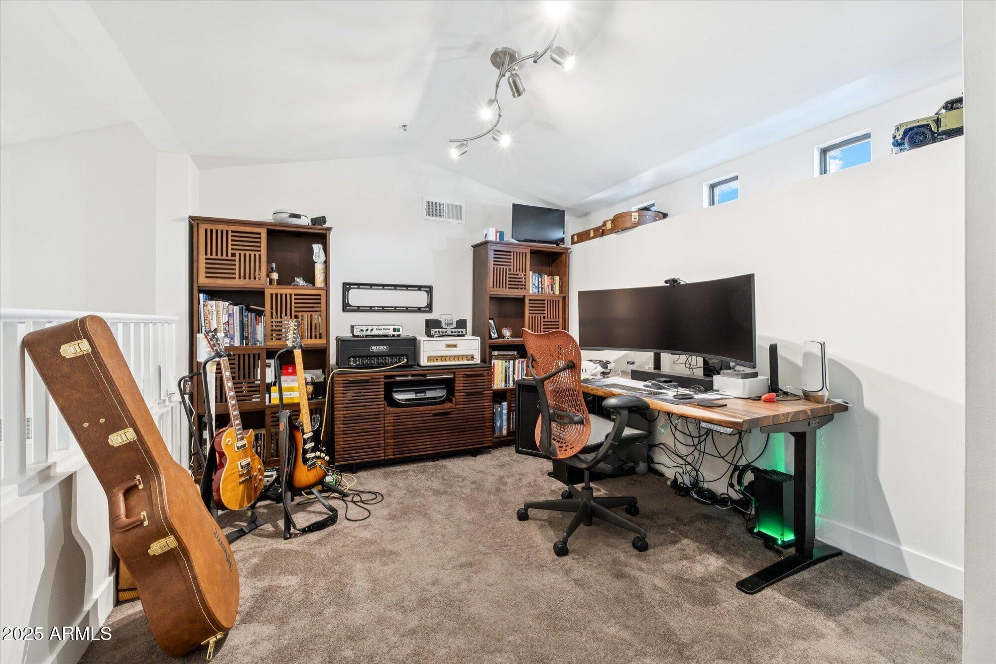 9097 E Calle De Las Brisas