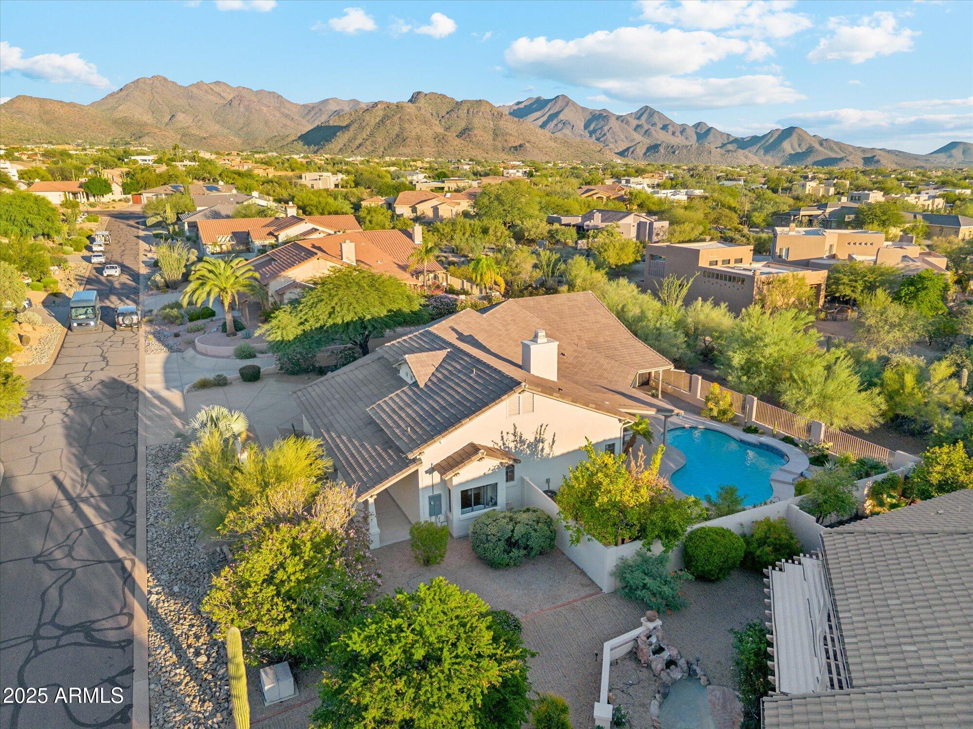 9097 E Calle De Las Brisas