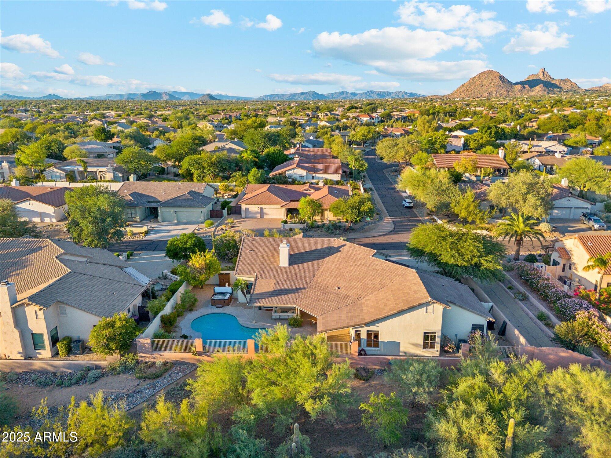 9097 E Calle De Las Brisas