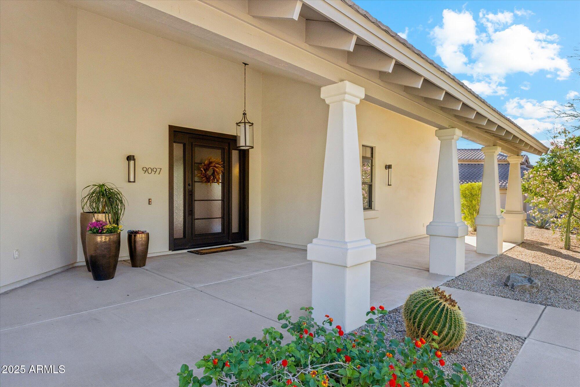 9097 E Calle De Las Brisas