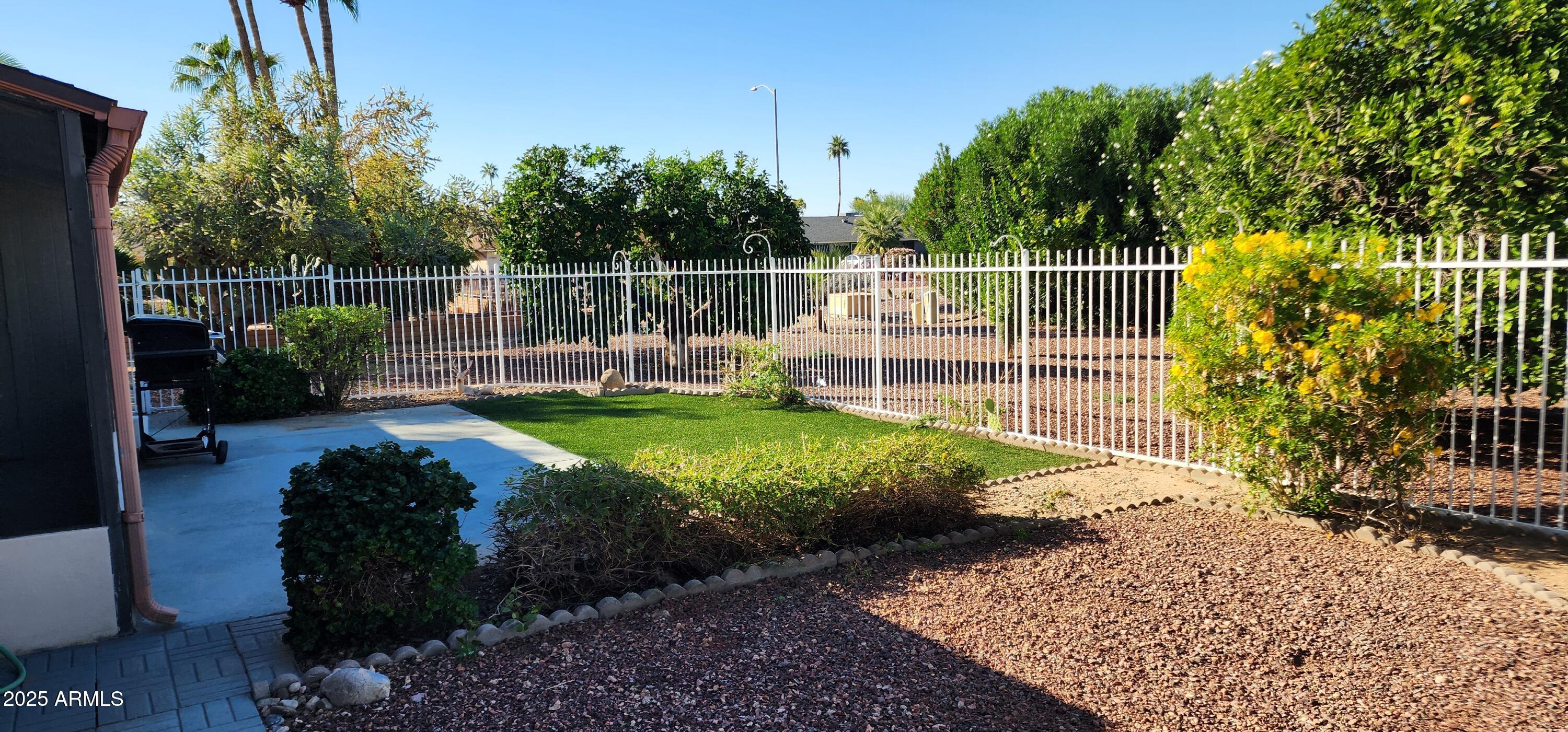 12306 W PARKWOOD Drive