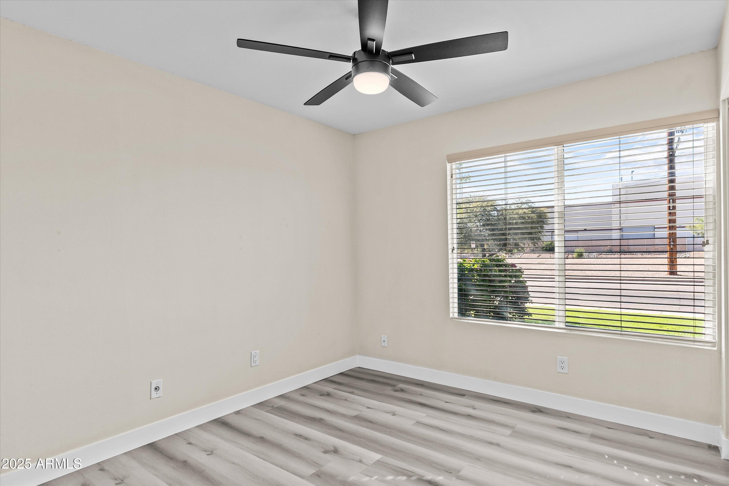 1033 N GRANITE REEF Road