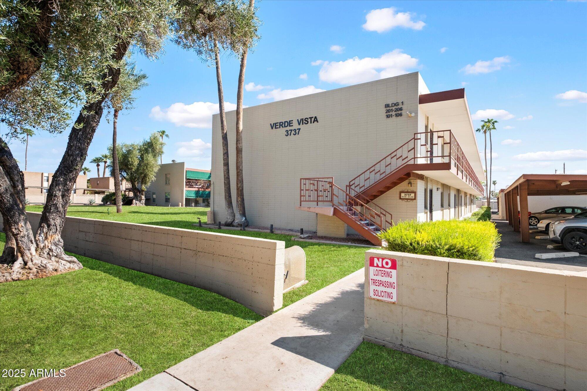 3737 E TURNEY Avenue, 206