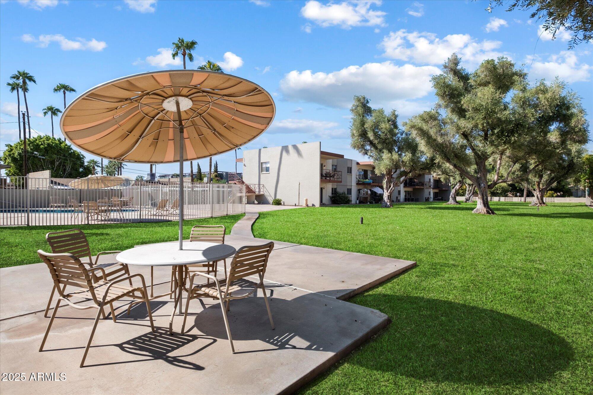 3737 E TURNEY Avenue, 206