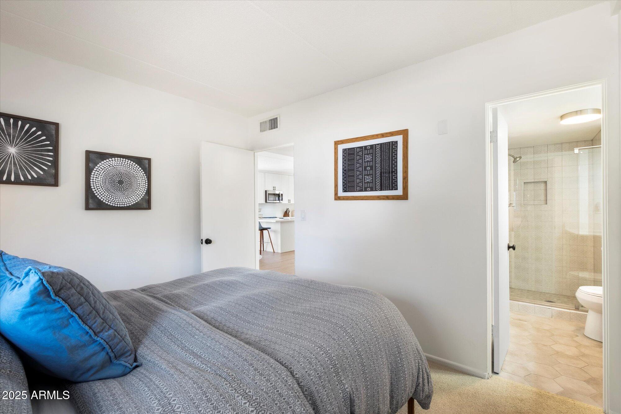 3737 E TURNEY Avenue, 206