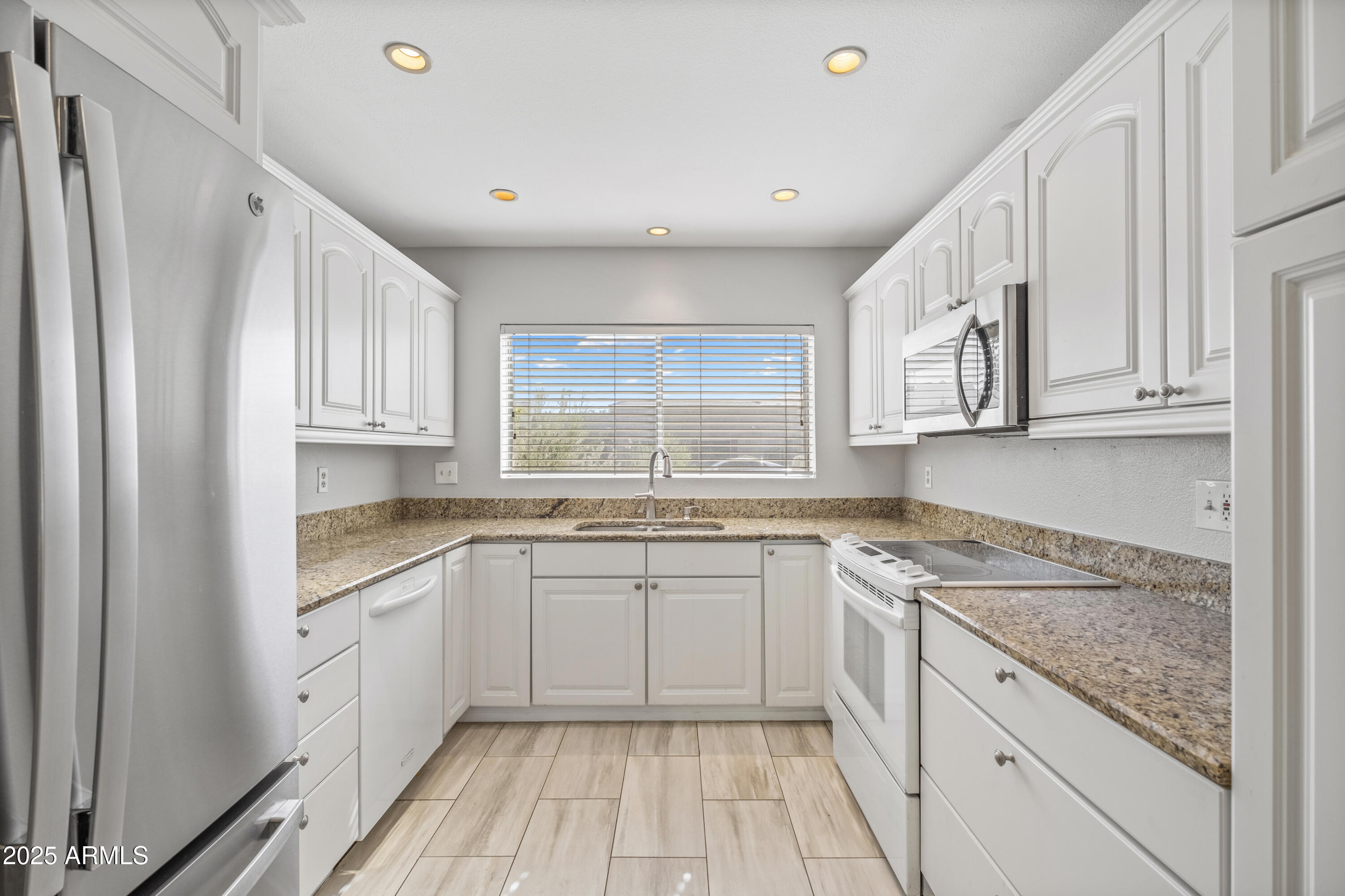 7662 E HAZELWOOD Street