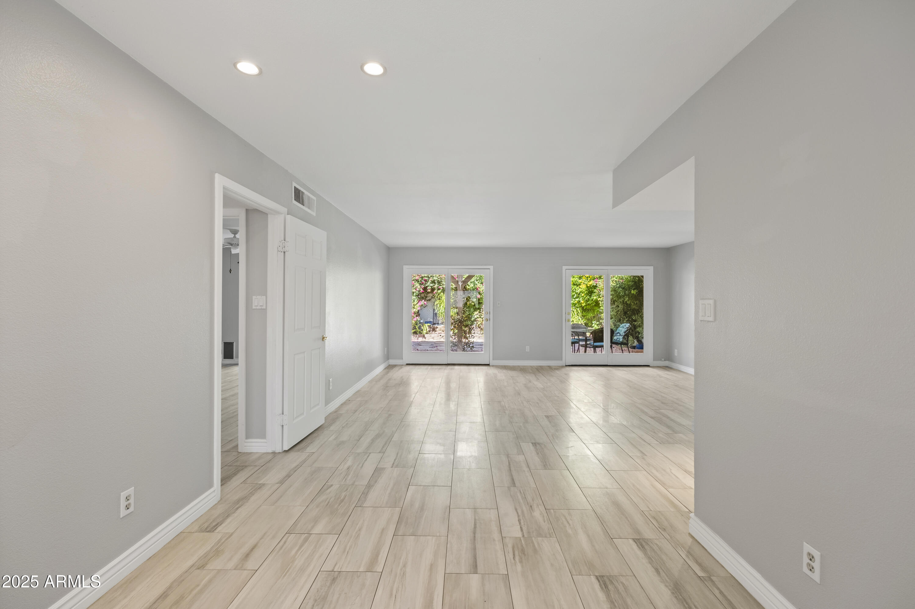 7662 E HAZELWOOD Street