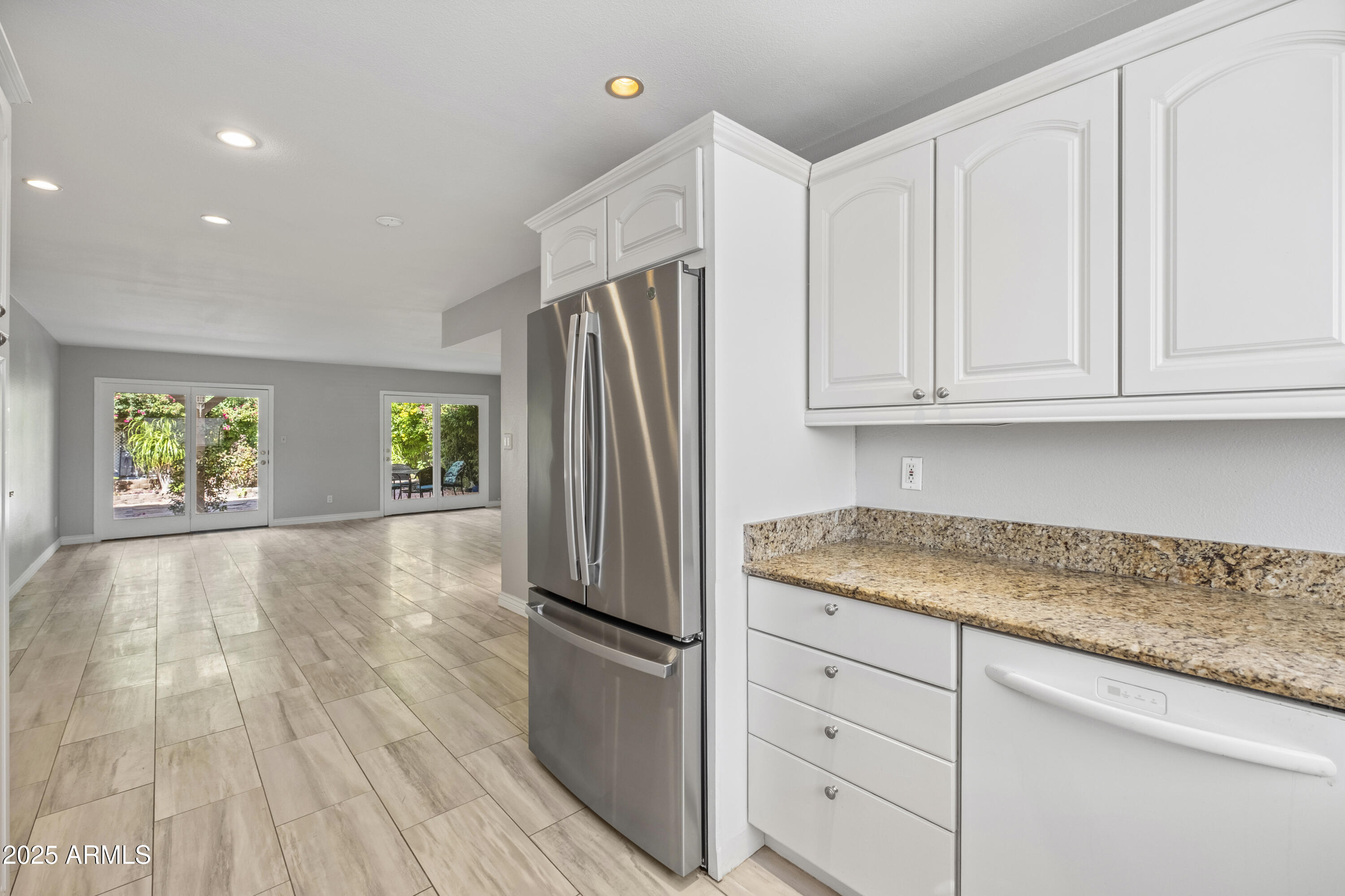 7662 E HAZELWOOD Street