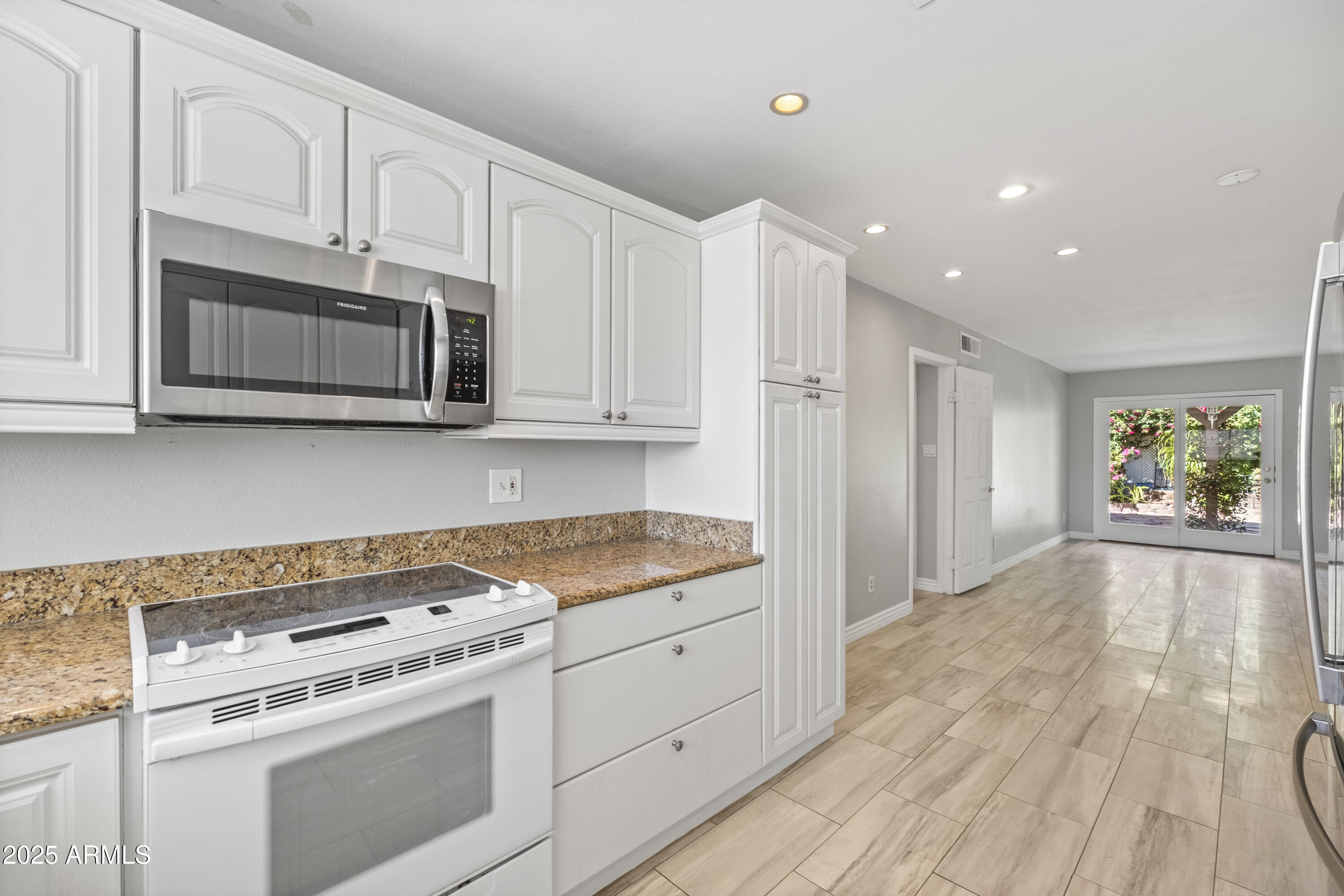 7662 E HAZELWOOD Street