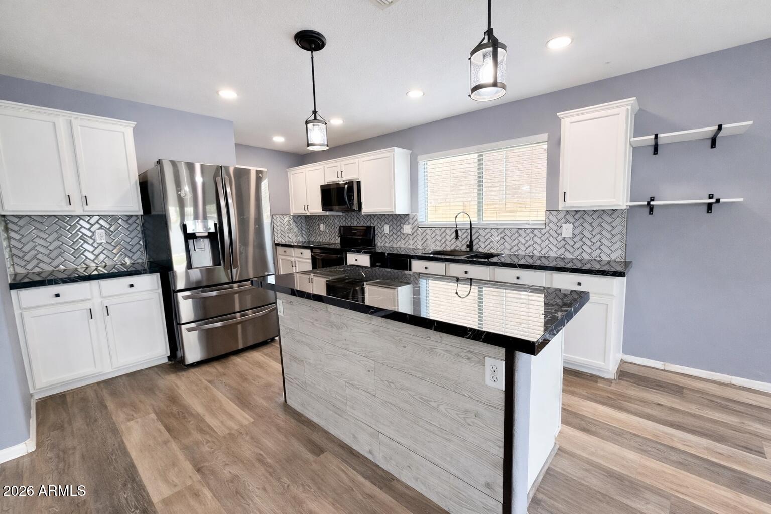 2812 W SUNSHINE BUTTE Drive