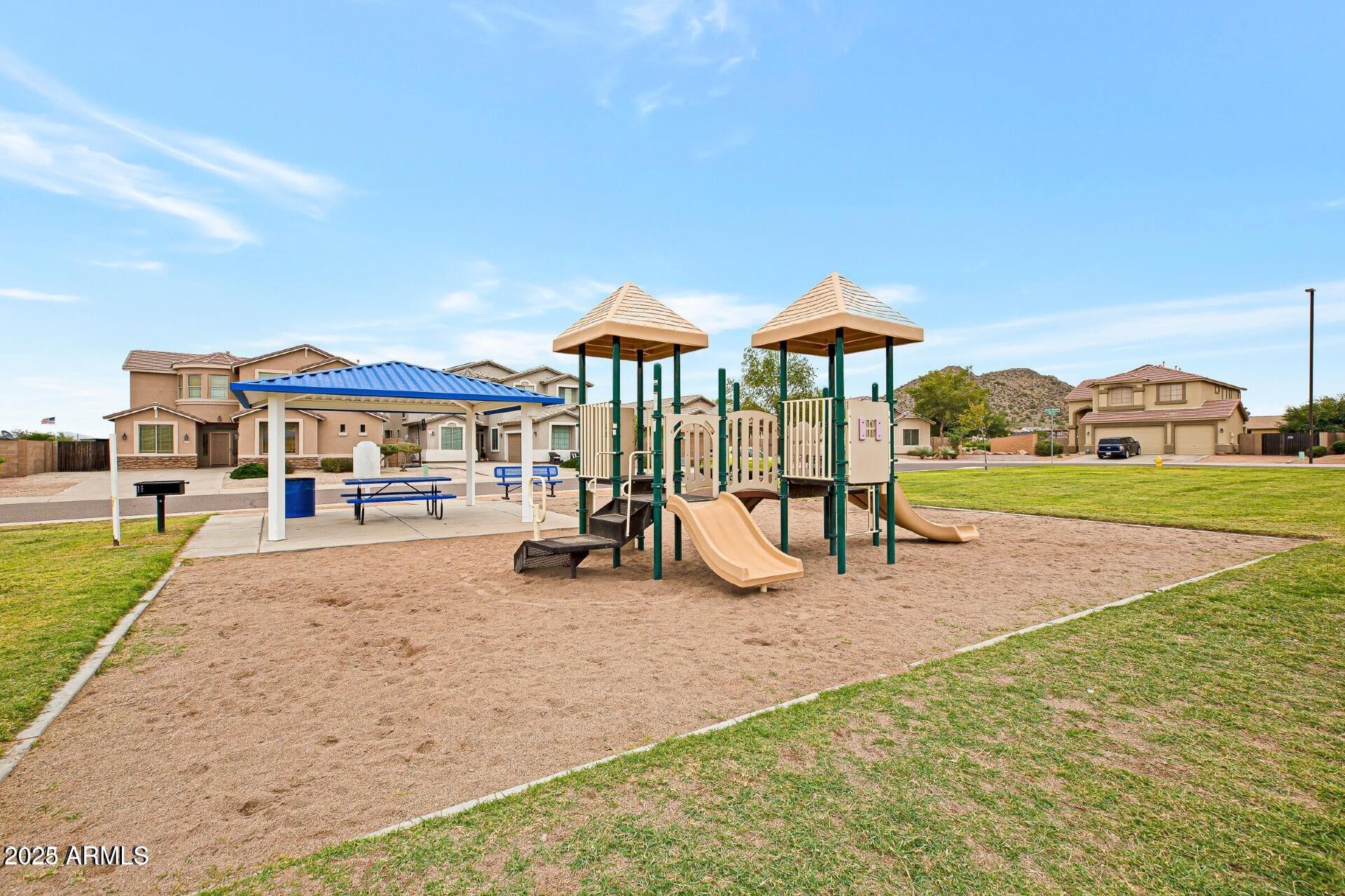 2812 W SUNSHINE BUTTE Drive