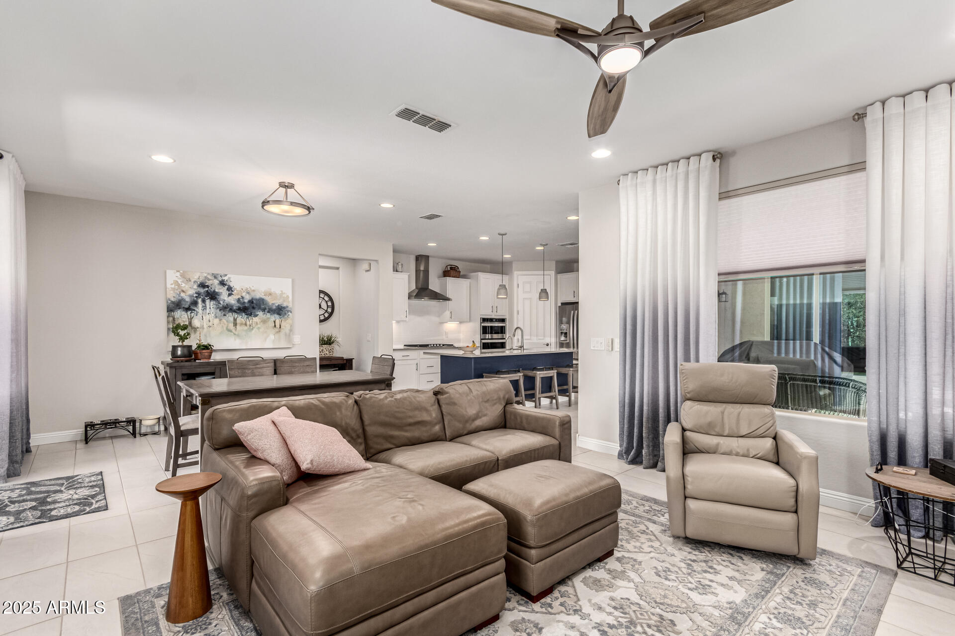 4138 N HAWTHORN Drive