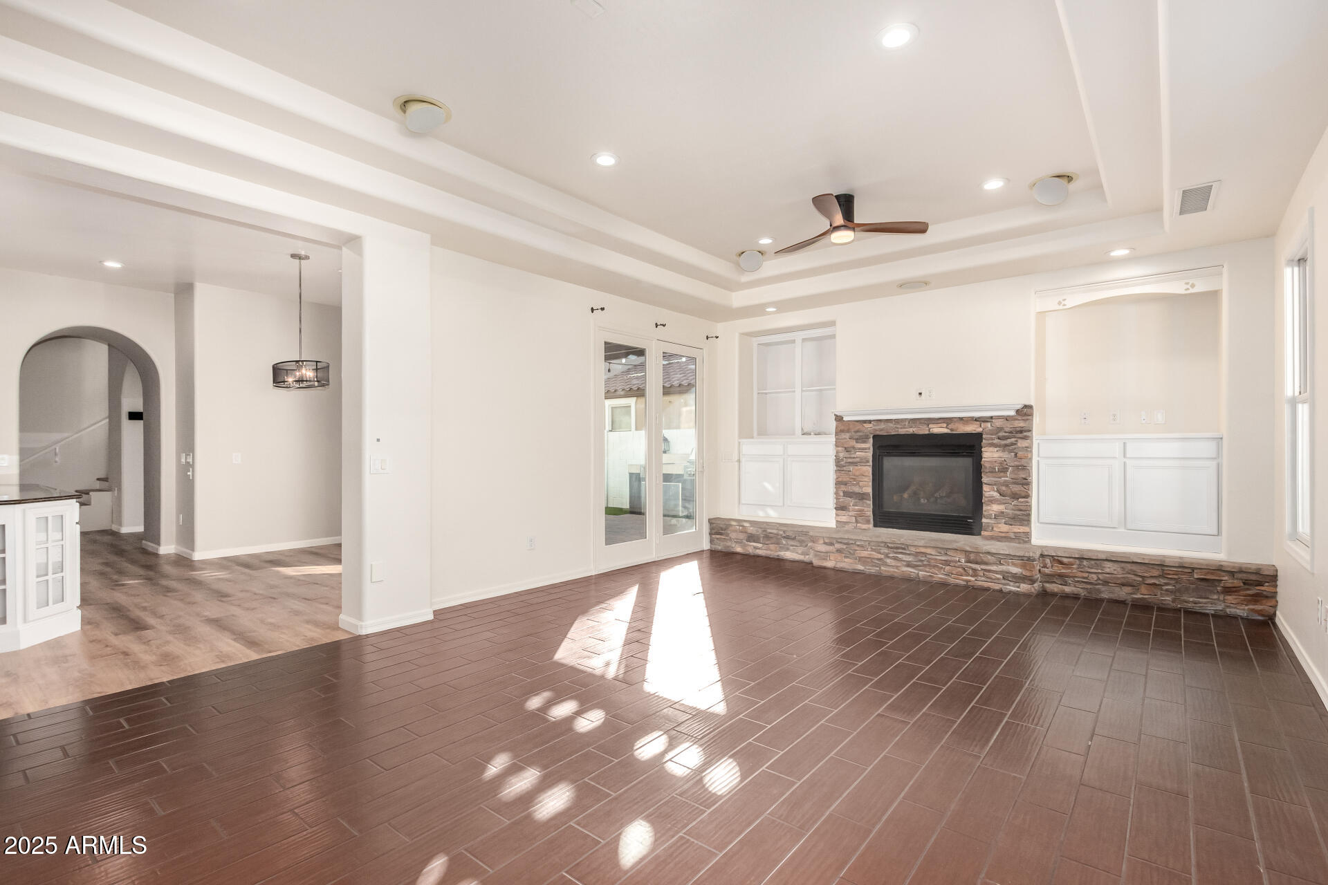 2198 E WISTERIA Drive