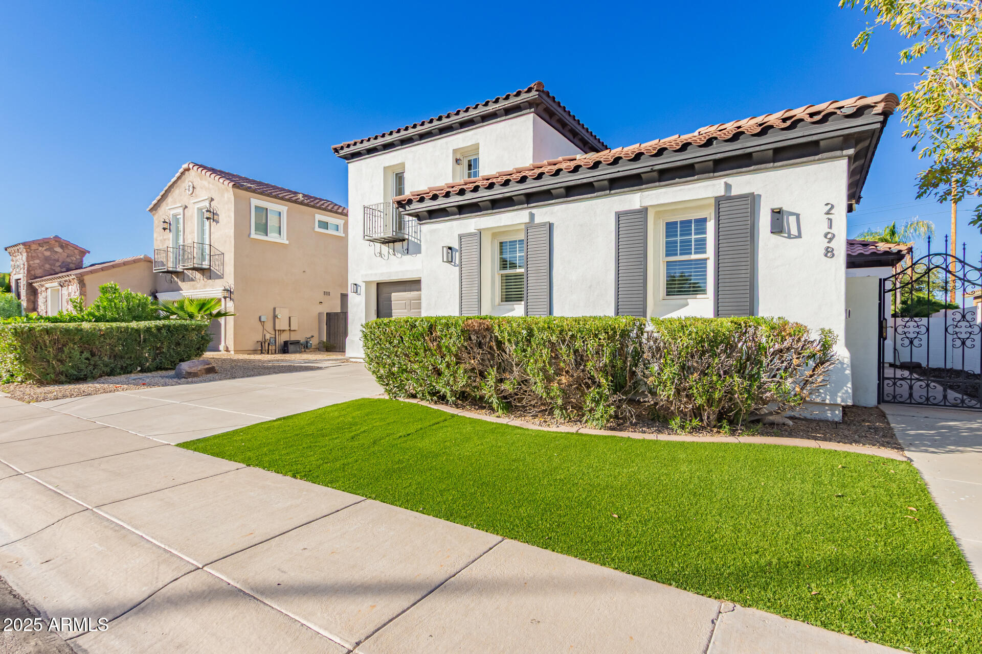 2198 E WISTERIA Drive