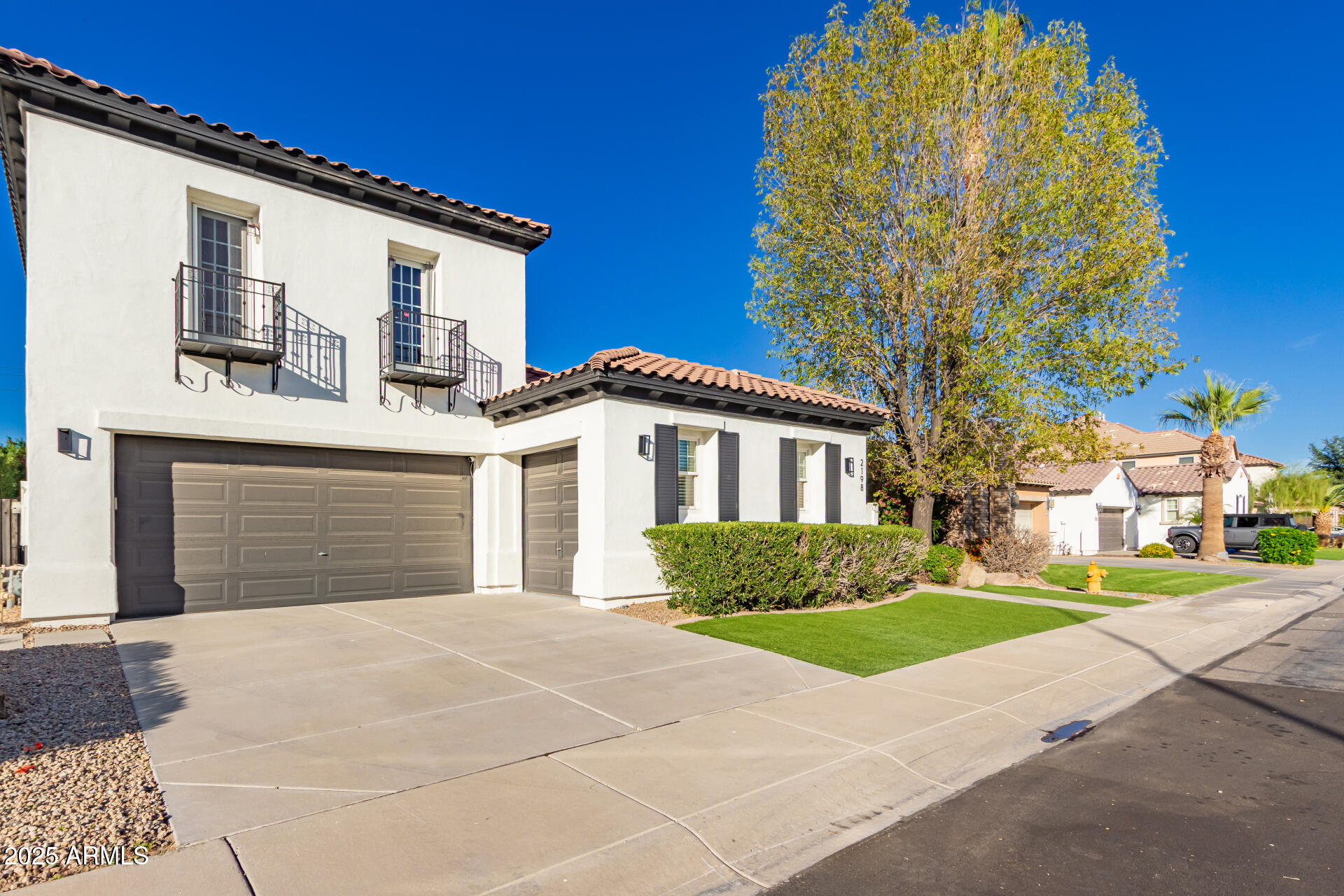 2198 E WISTERIA Drive