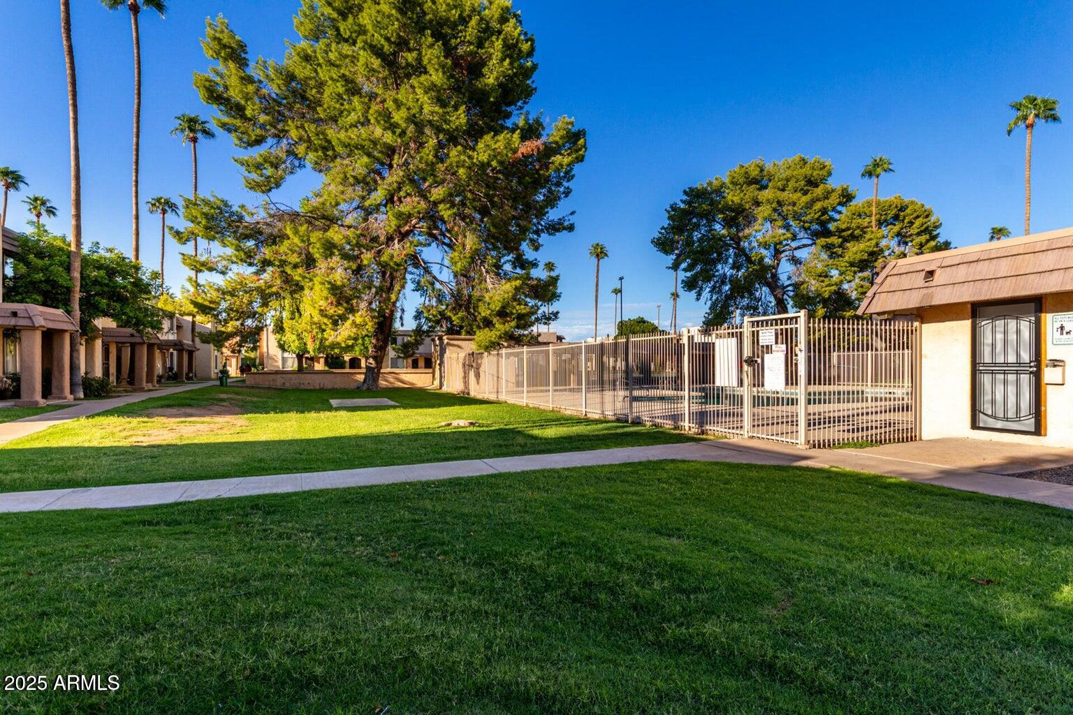 7126 N 19TH Avenue, 171