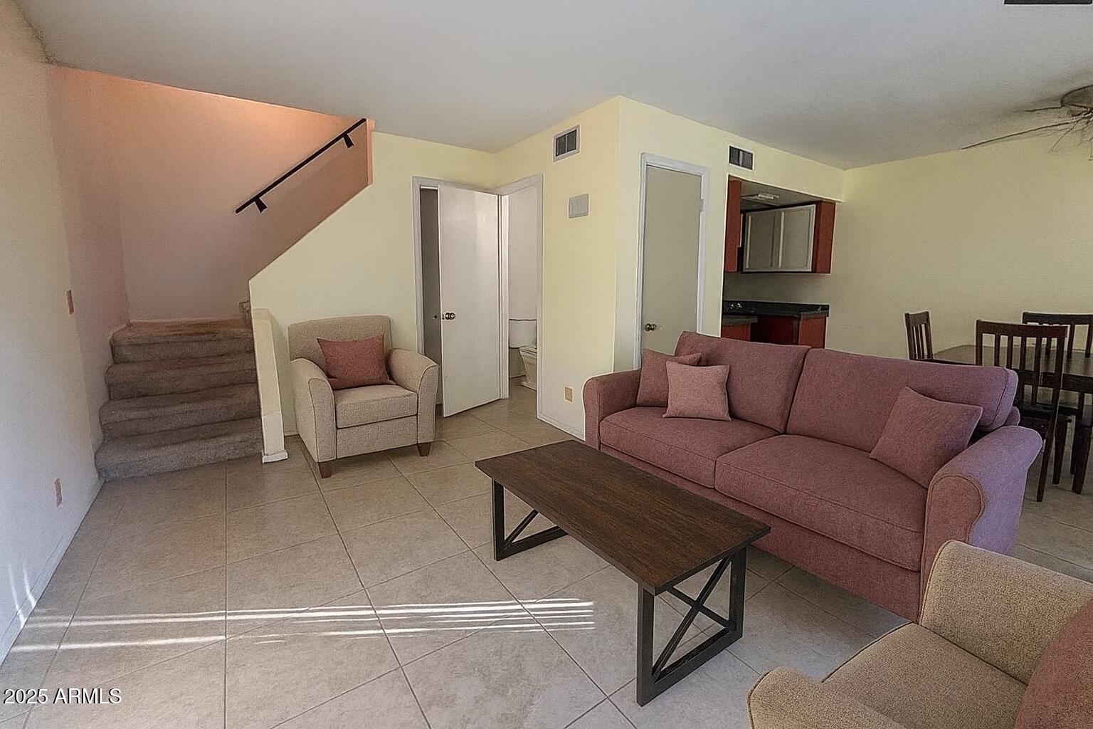 286 W PALOMINO Drive, 83