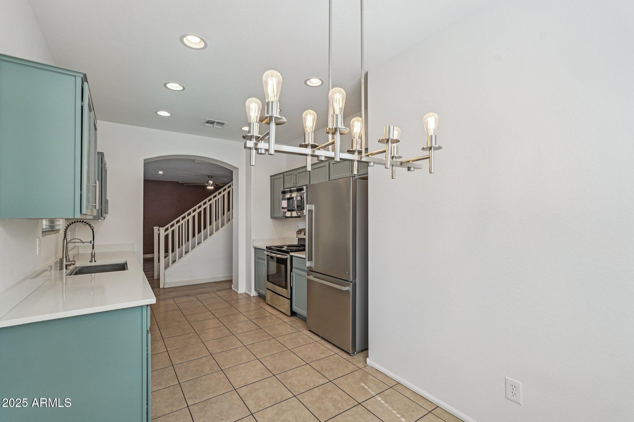 7722 W PIPESTONE Place