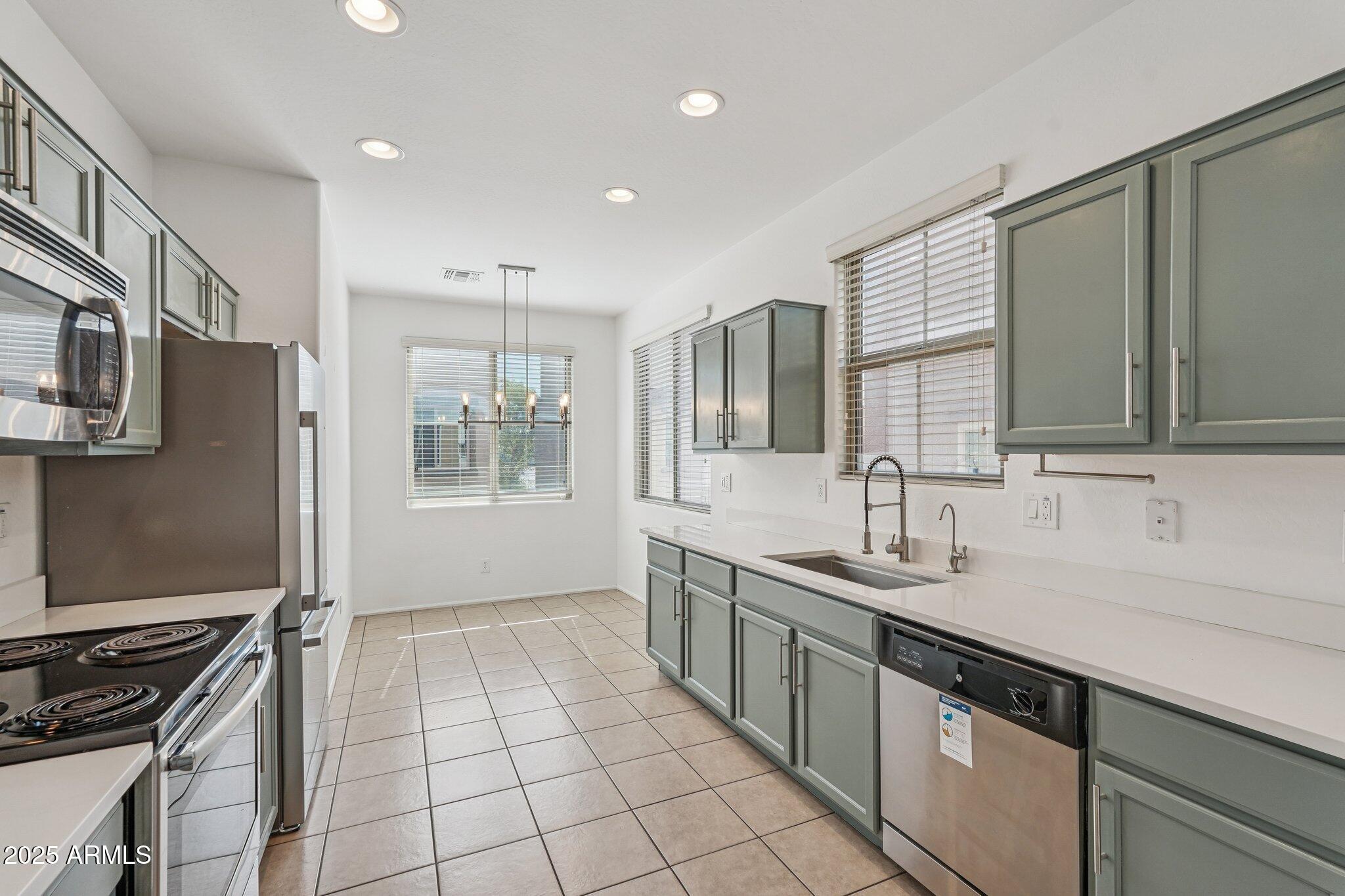 7722 W PIPESTONE Place