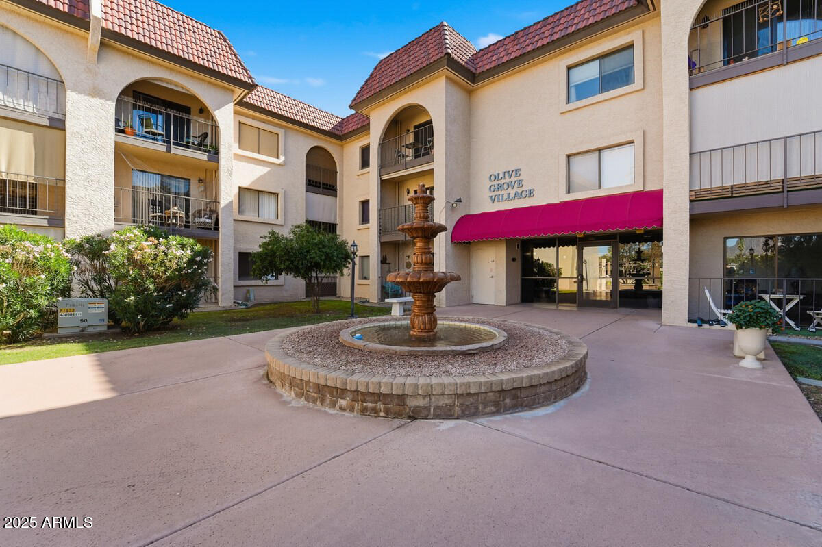 3033 E DEVONSHIRE Avenue 1023