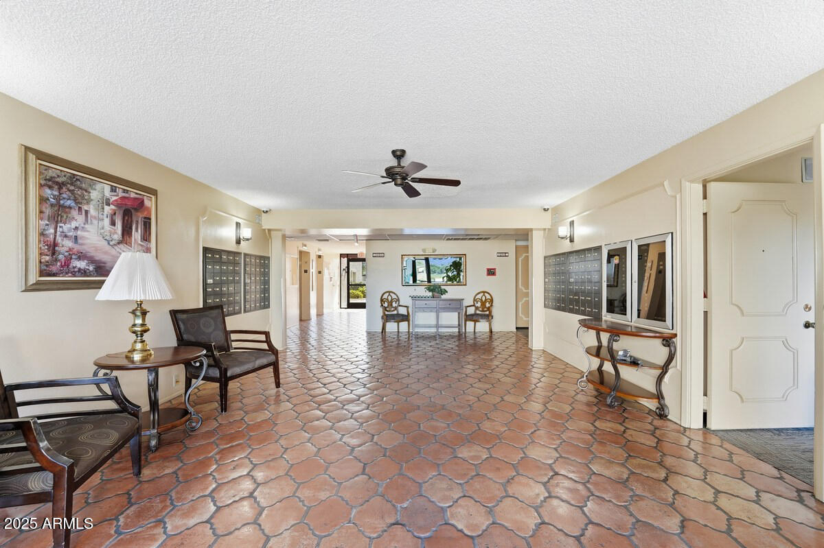 3033 E DEVONSHIRE Avenue 1023