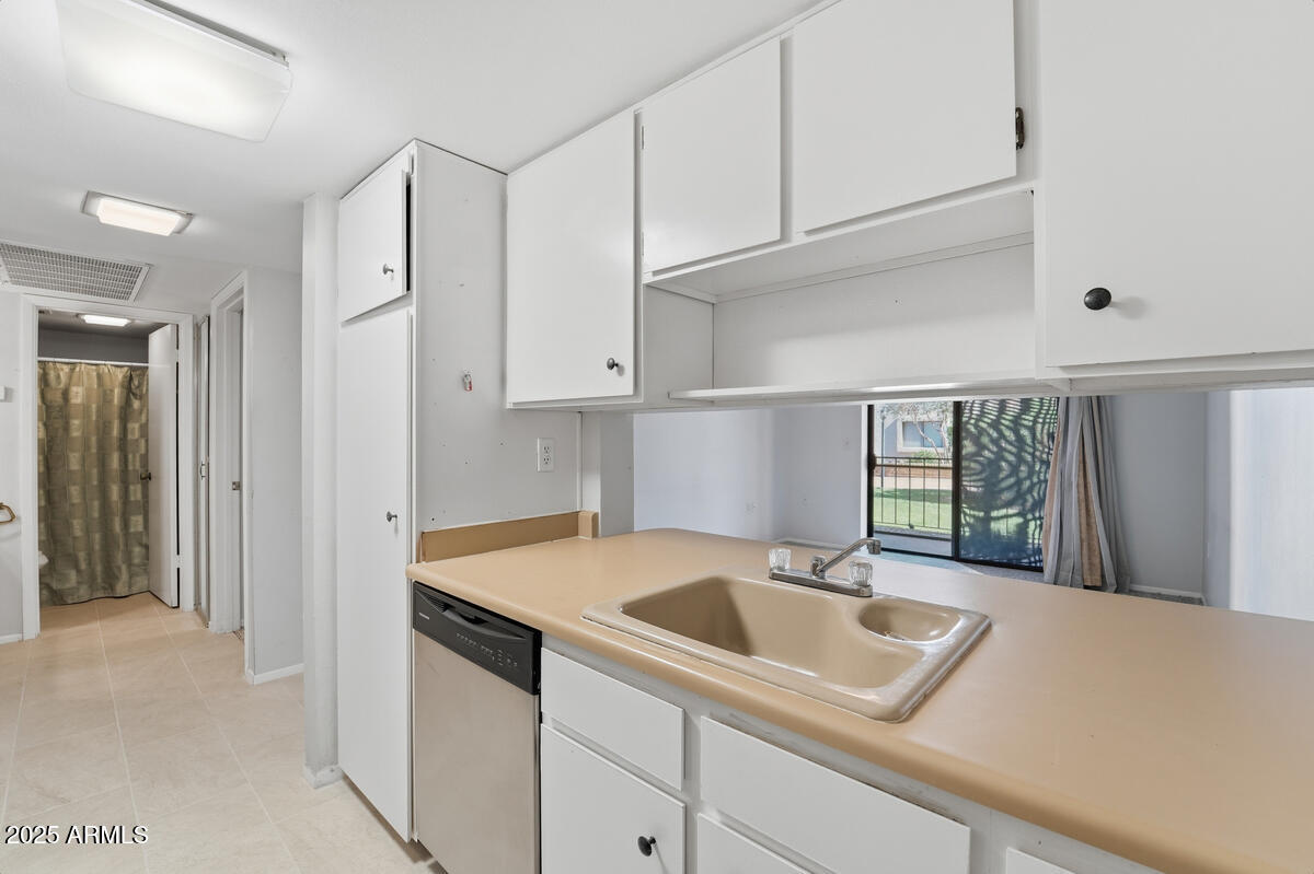 3033 E DEVONSHIRE Avenue 1023