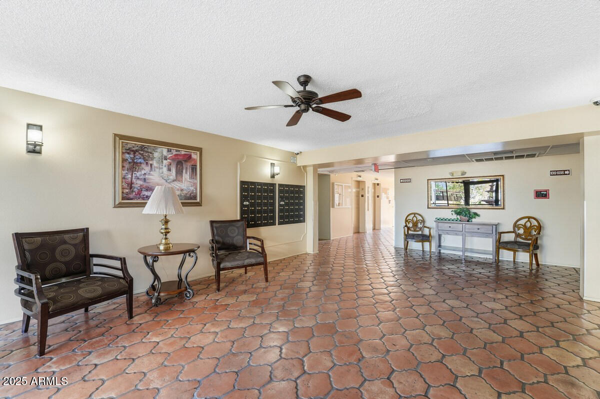 3033 E DEVONSHIRE Avenue 1023